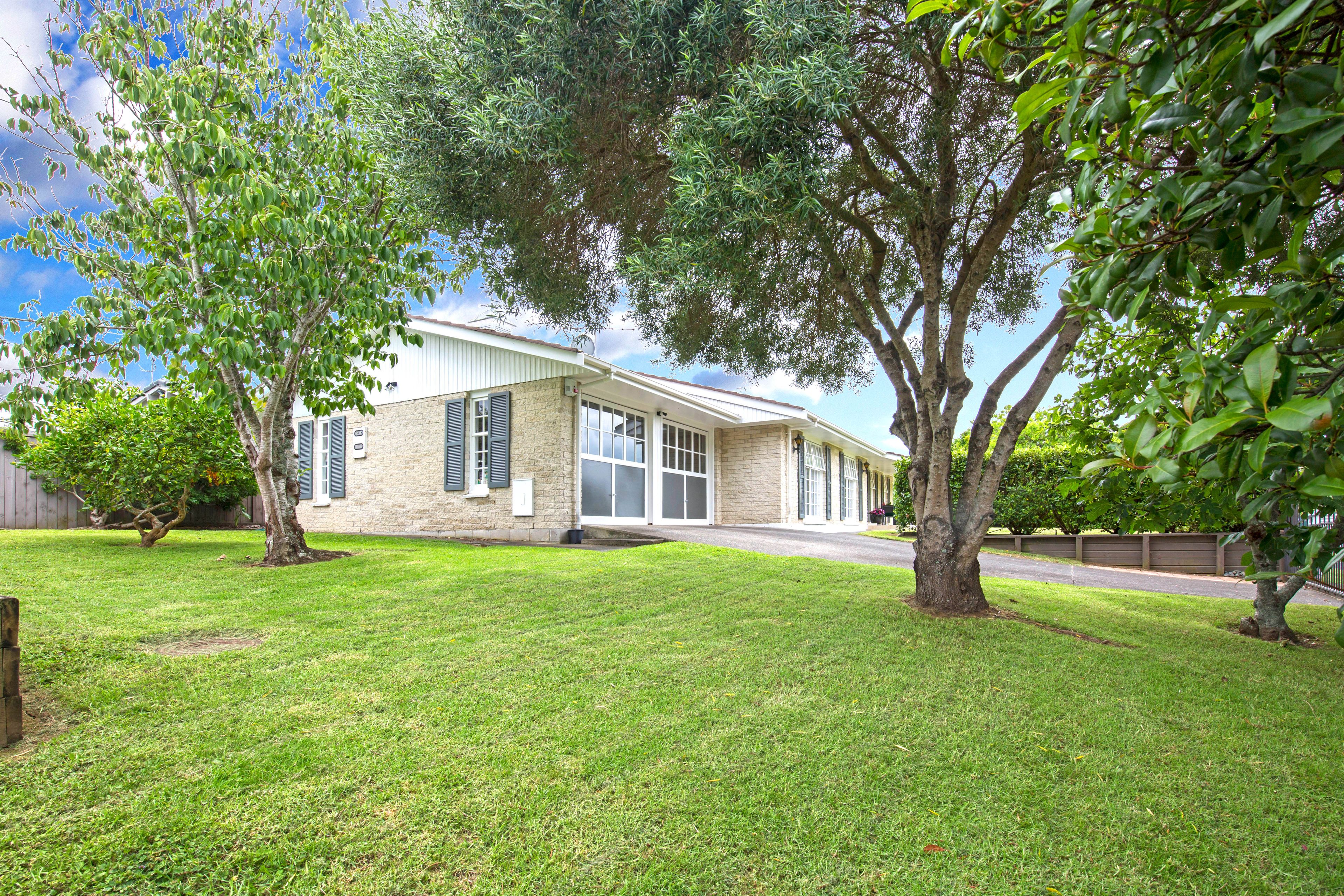 2 Tyrian Close, Half Moon Bay, Manukau City