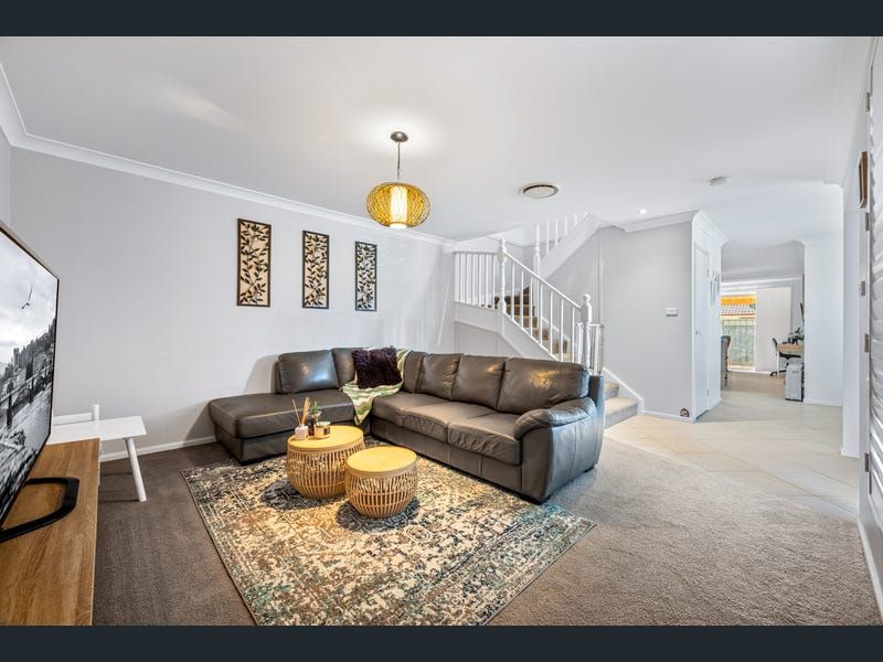 21B Winna Place, Glenmore Park, NSW 2745