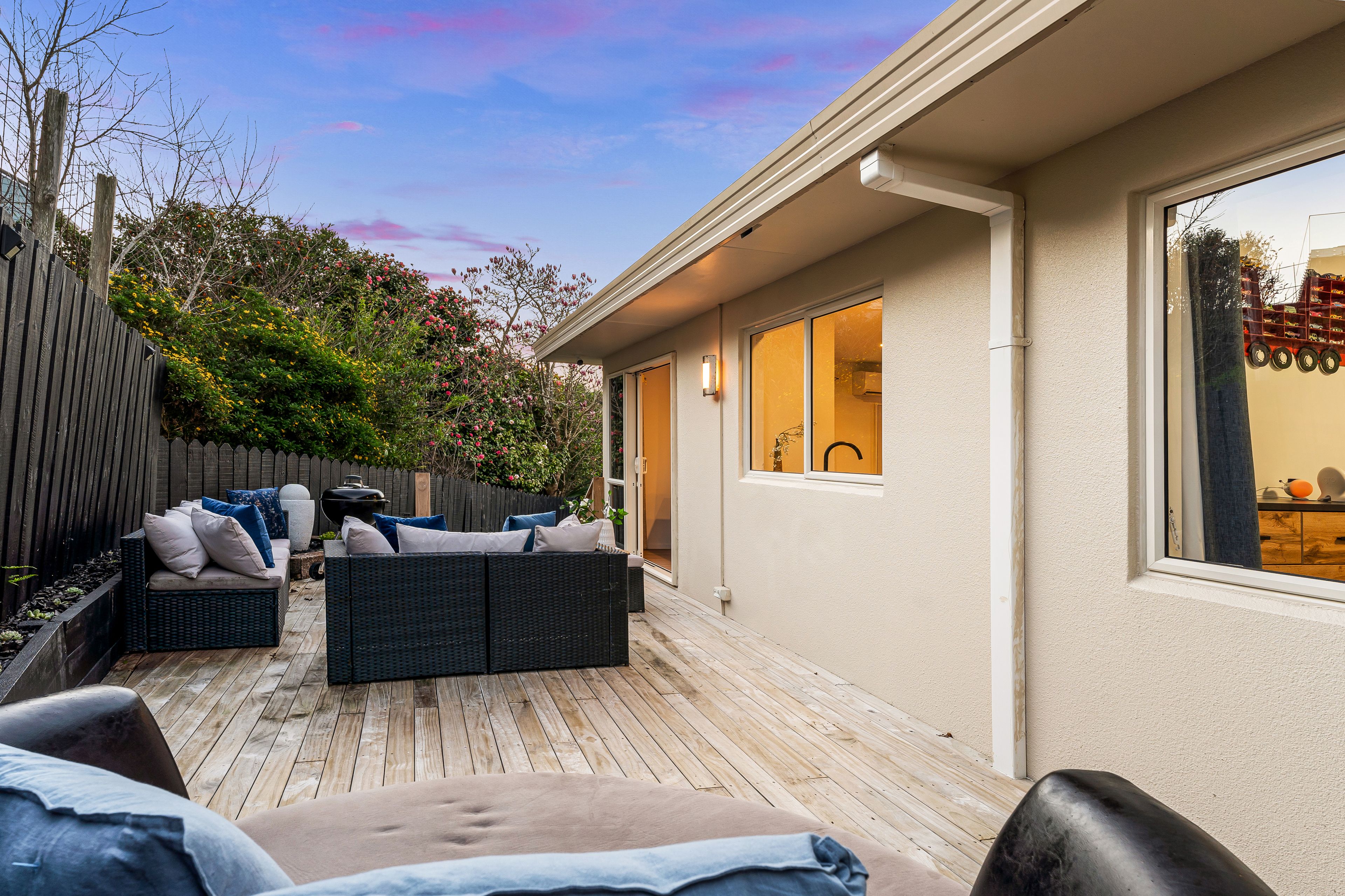 22 Whangaparaoa Road, Red Beach, Rodney