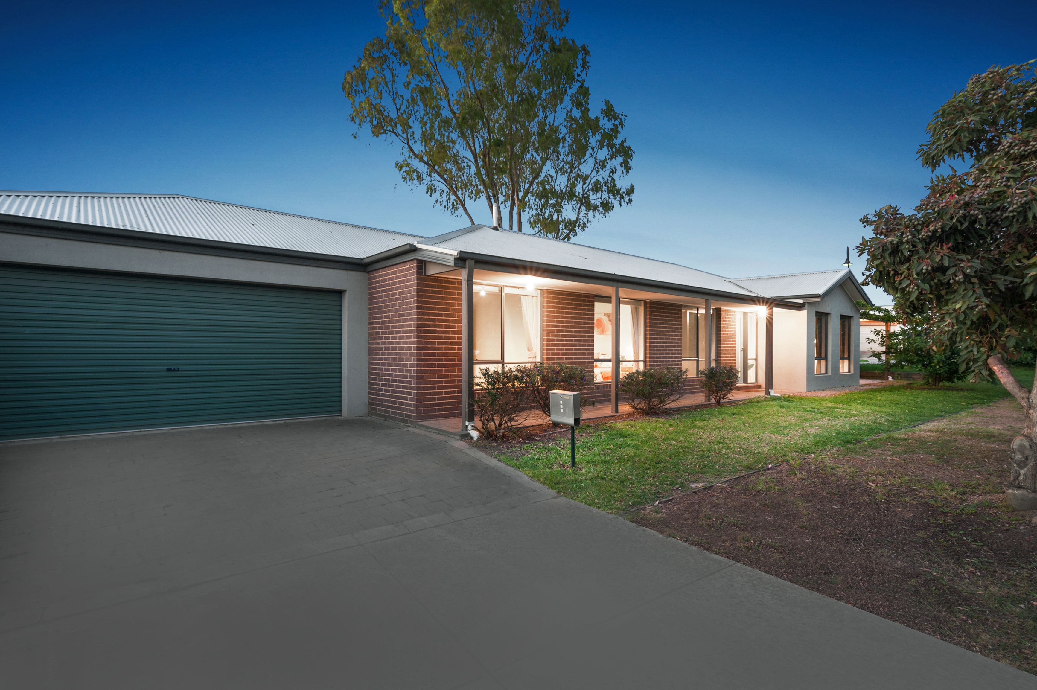 1 Almond Grove, Pakenham, VIC 3810