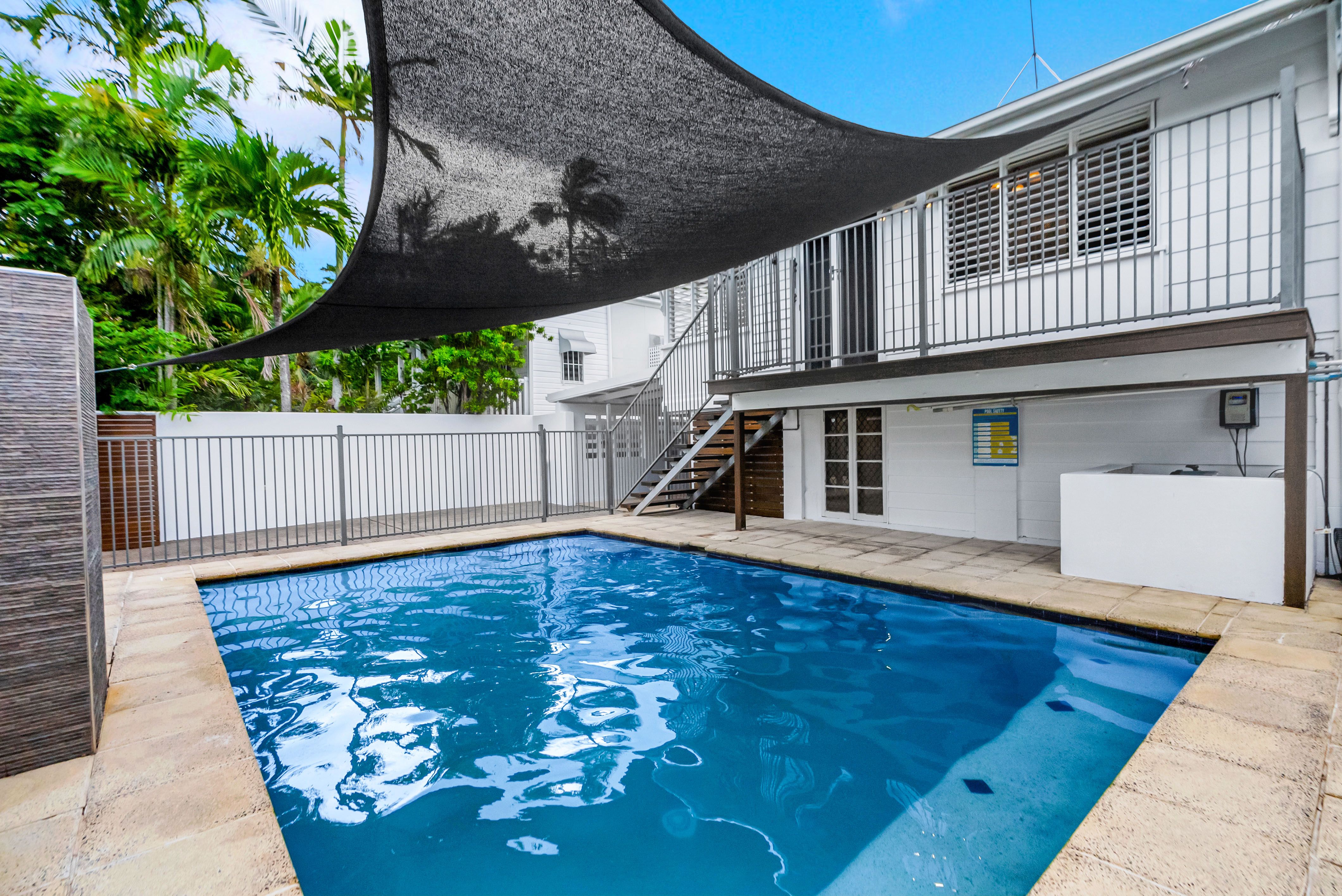 32 Charles Street, Cairns North, QLD 4870