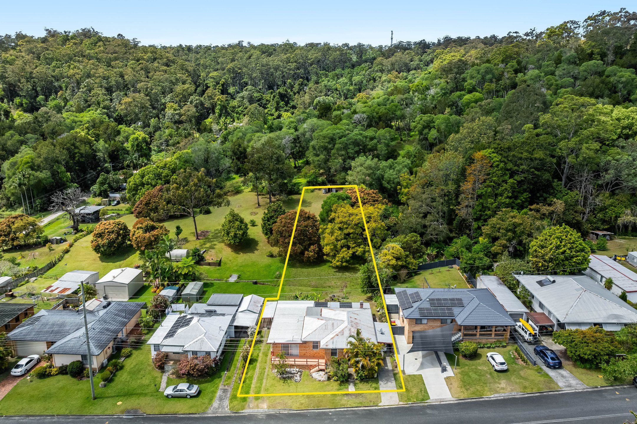 1 & 2/21 Roderick Street — photo from Ray White Maclean