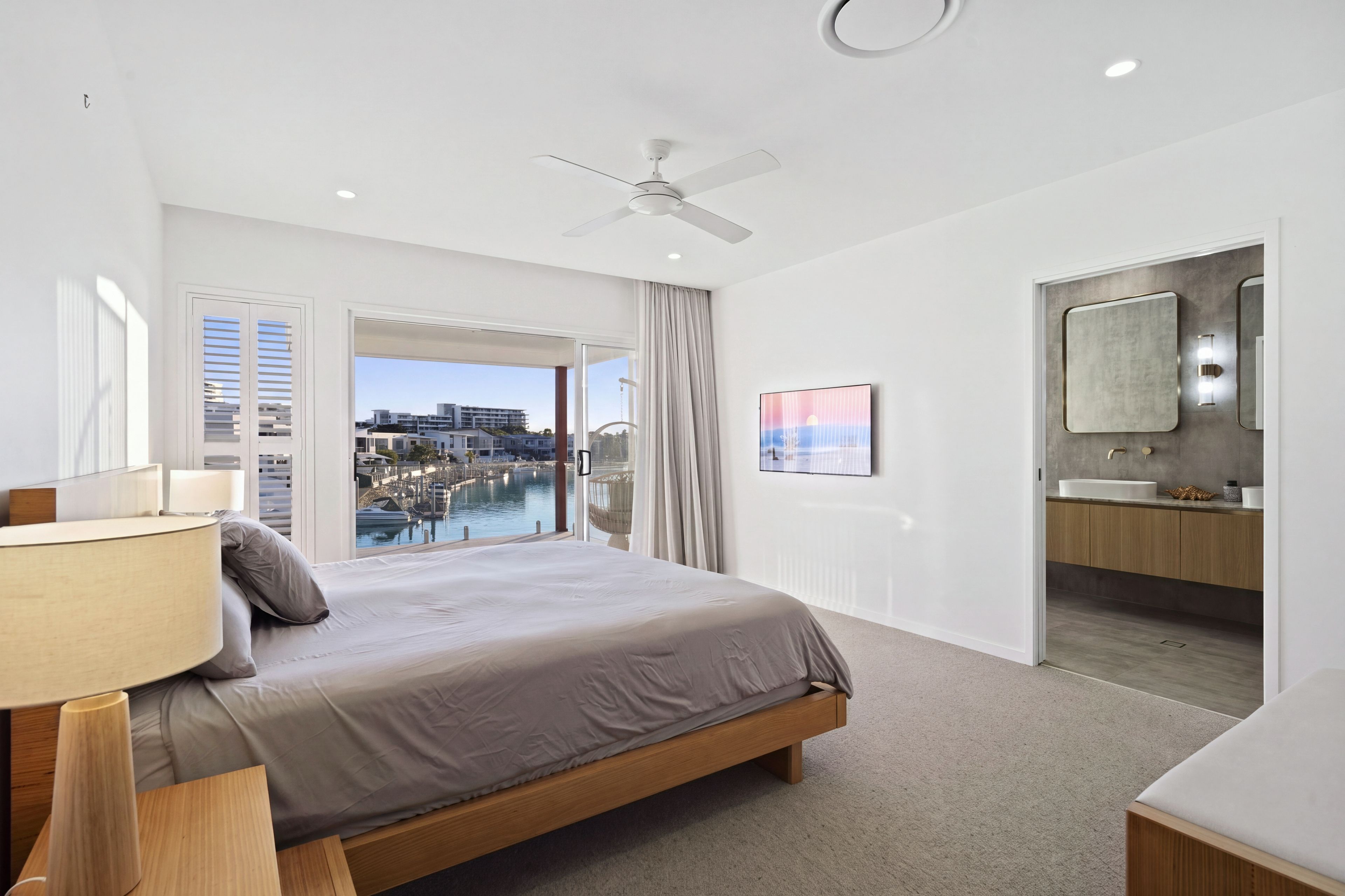 2/32 East Quay Drive — photo 17 of 30