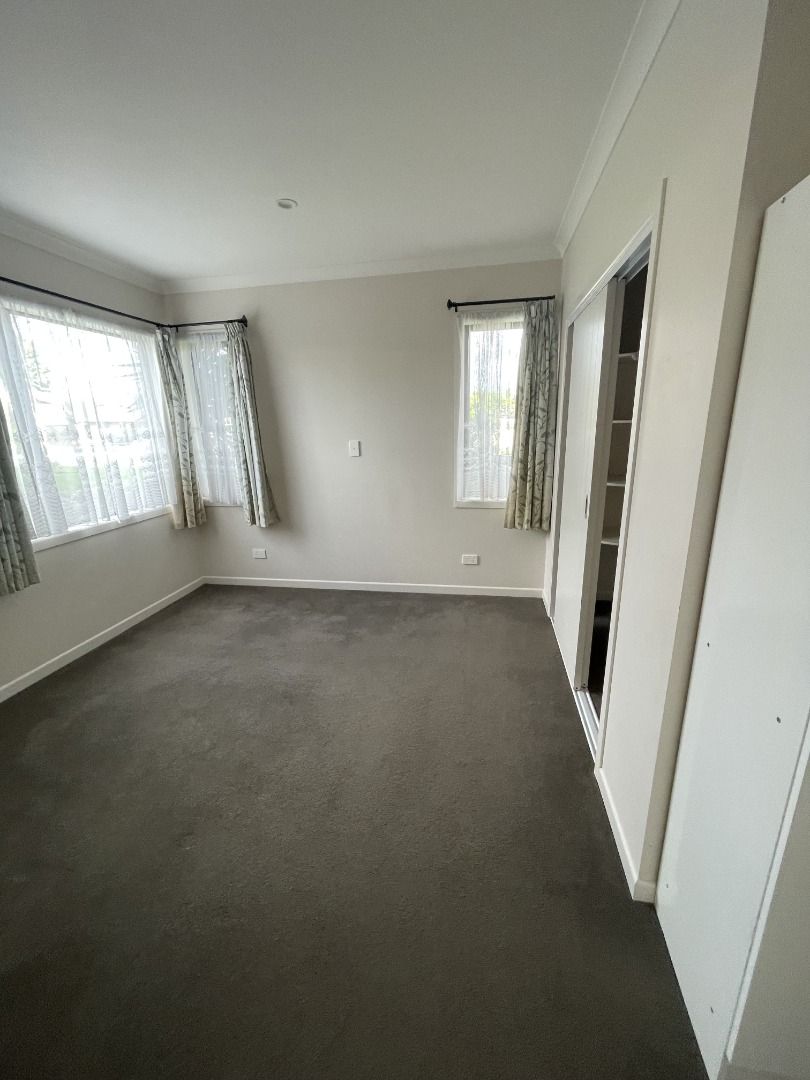 1 Roy Maloney Drive, Henderson, Waitakere City