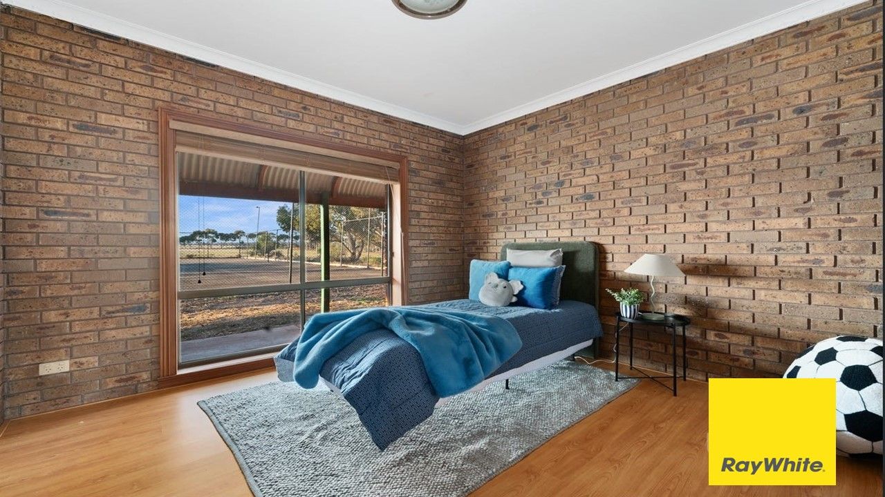 249 Hopetoun Park Road — photo 16 of 23