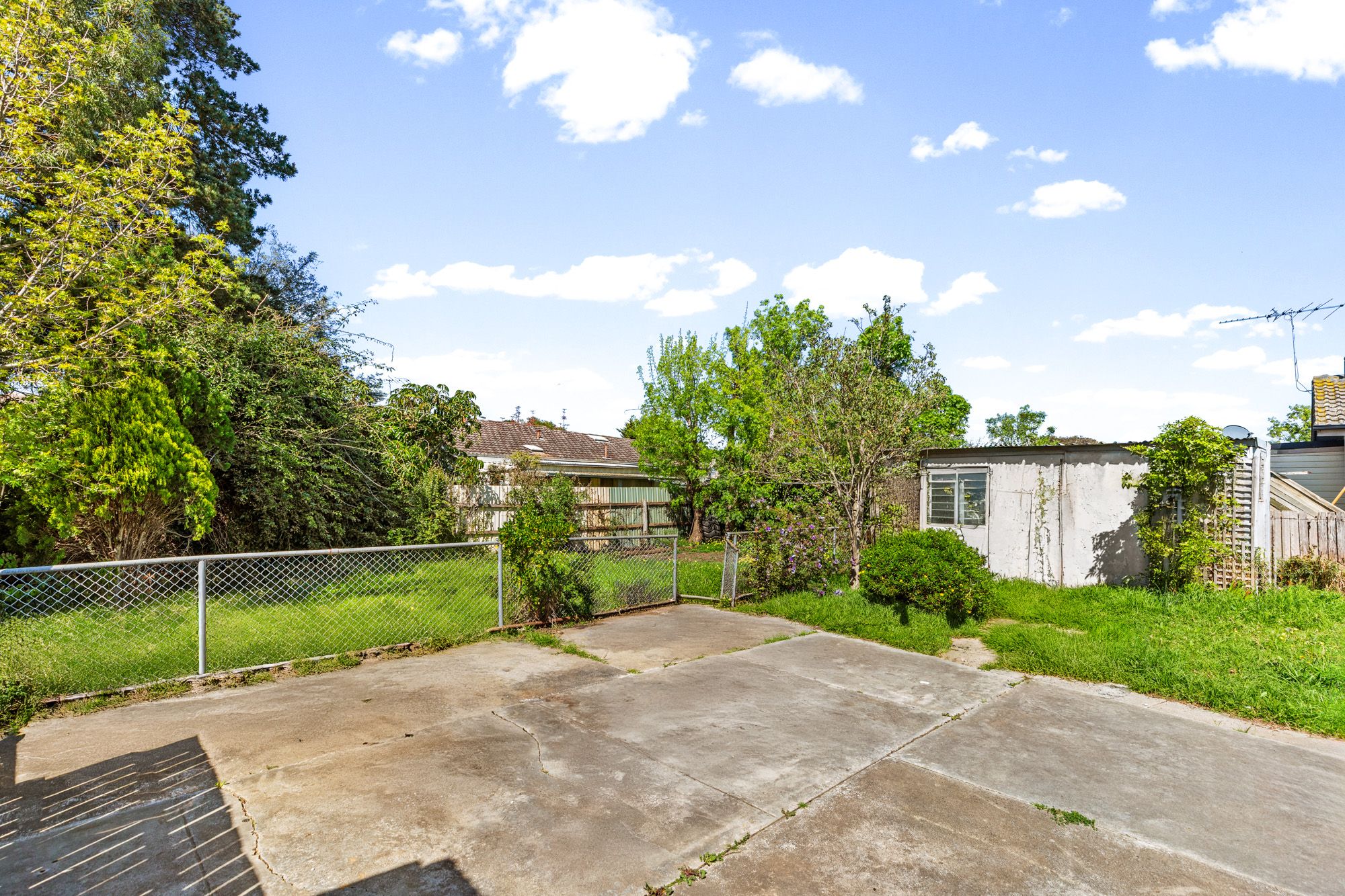 24 Richmond Crescent — photo 9 of 10