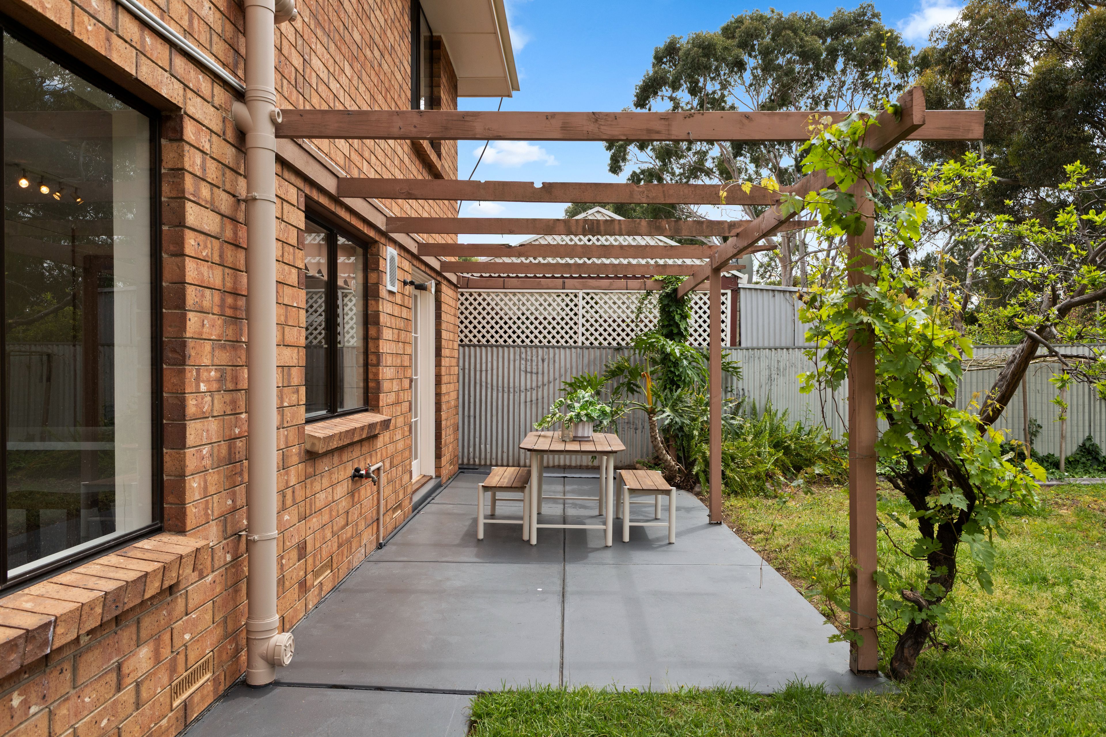 33 Parsons Street — photo 12 of 13