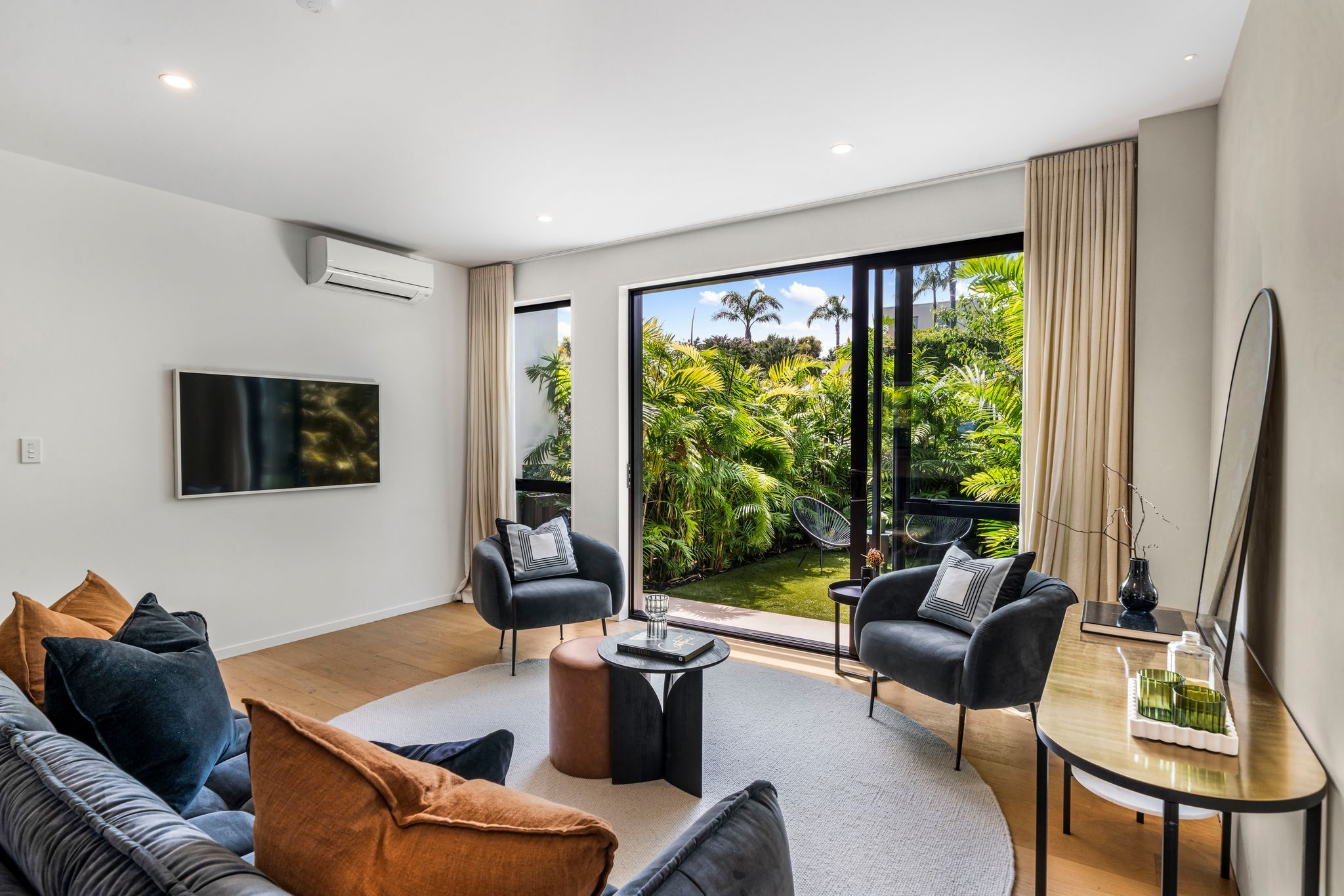 2/37 Glen Atkinson Street, St Heliers