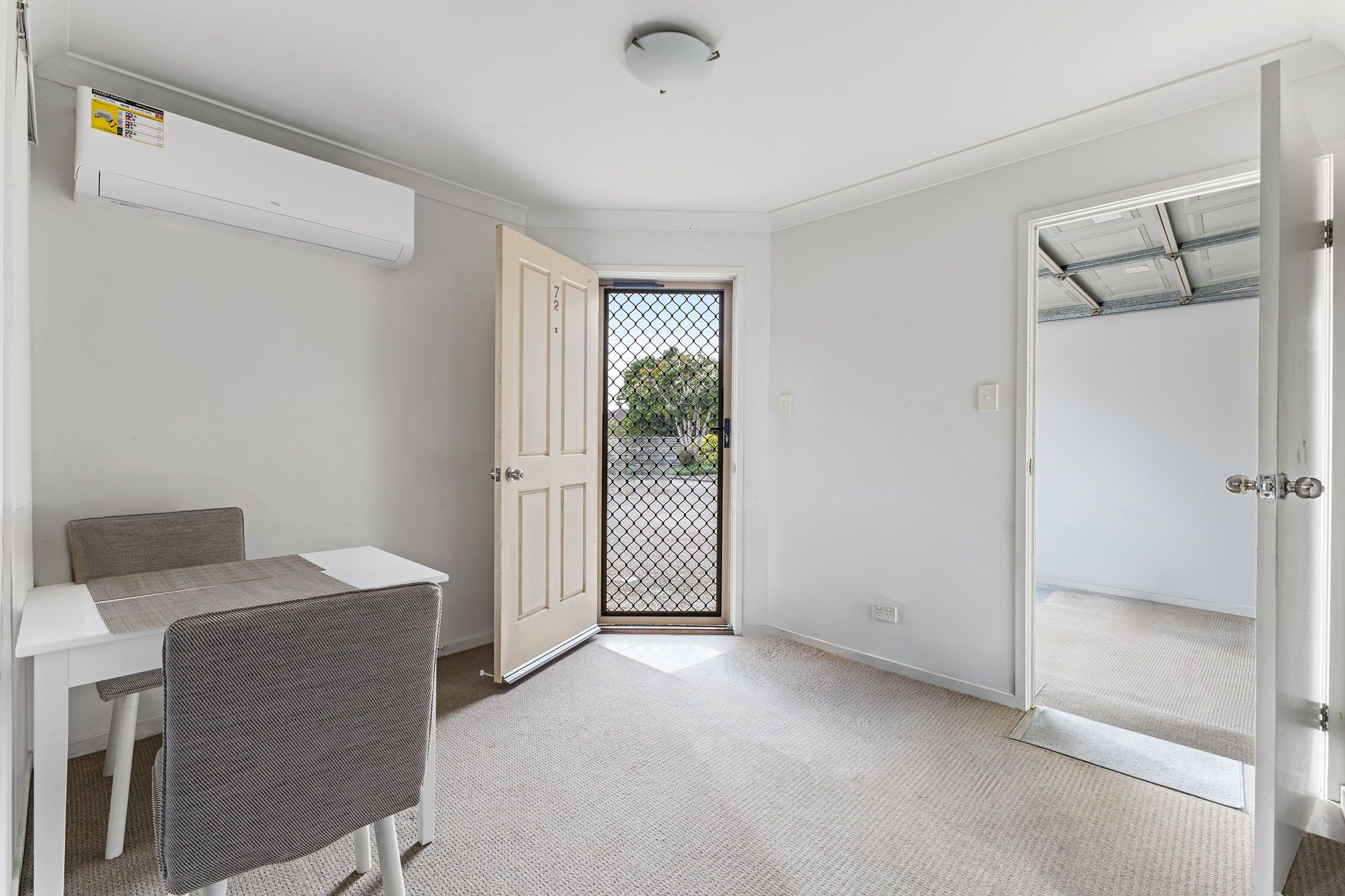 72/30-42 Fleet Drive — photo 3 of 25