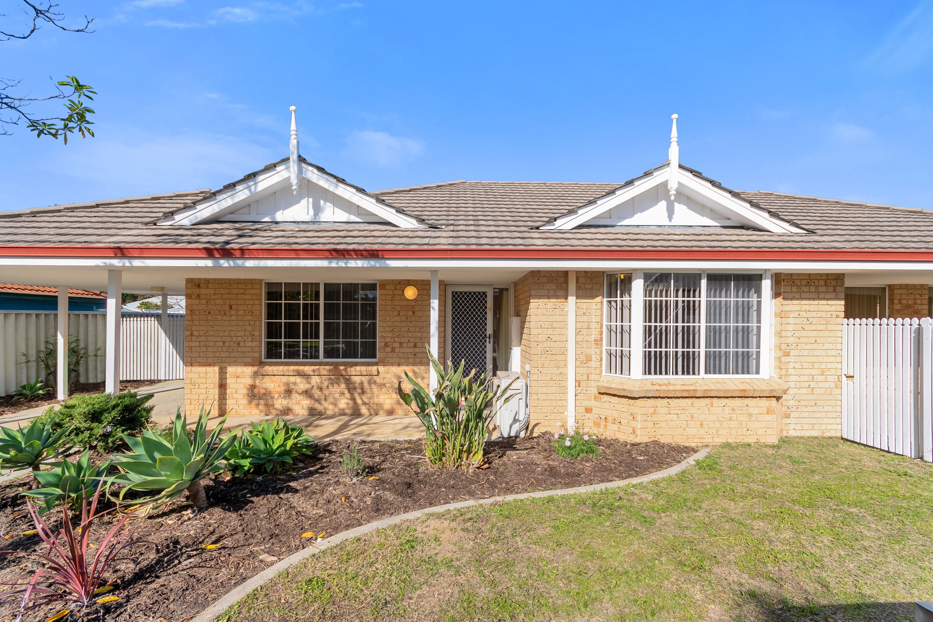 5 Sutton Court — photo 3 of 21