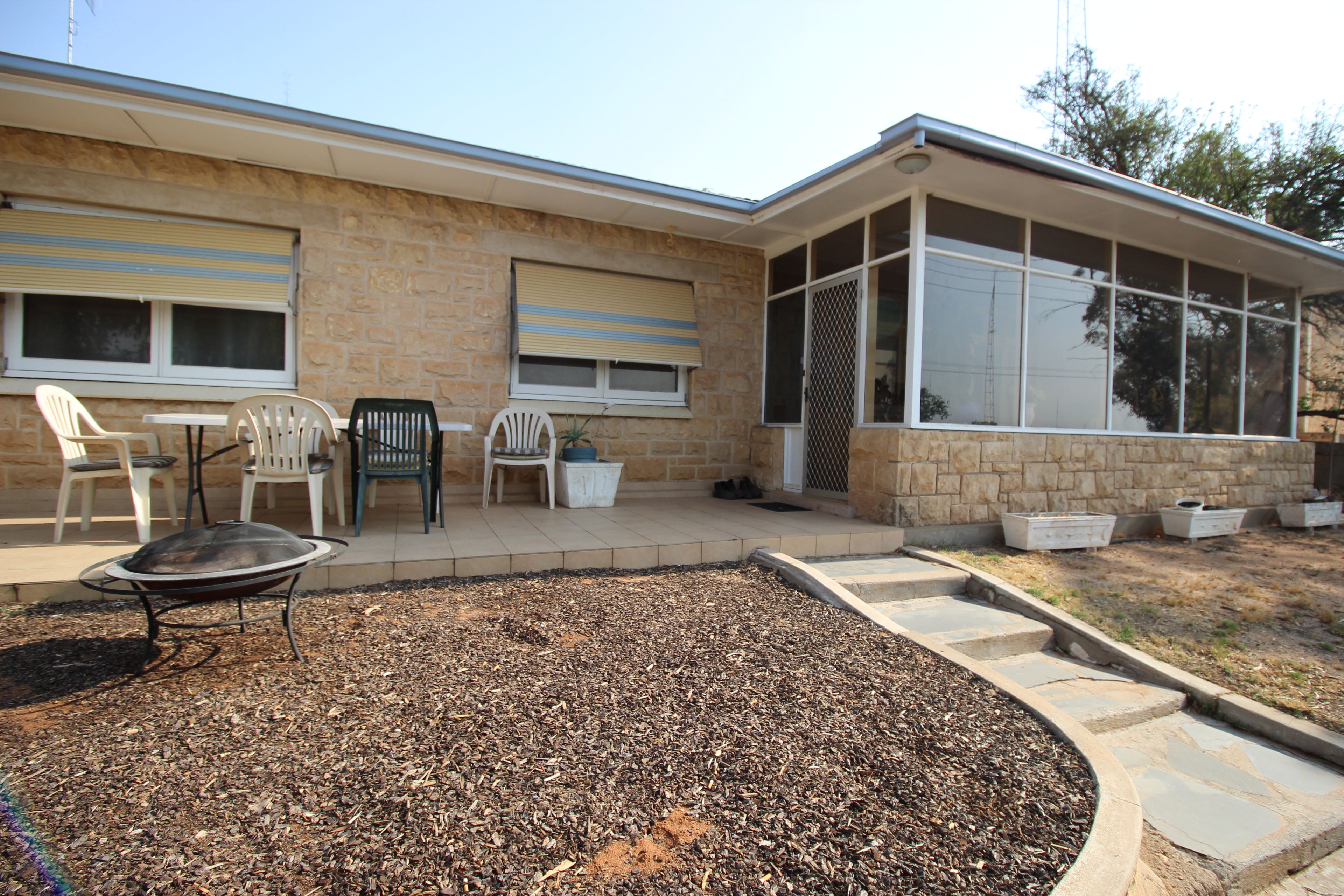 9 Coombe Terrace, Waikerie, SA 5330
