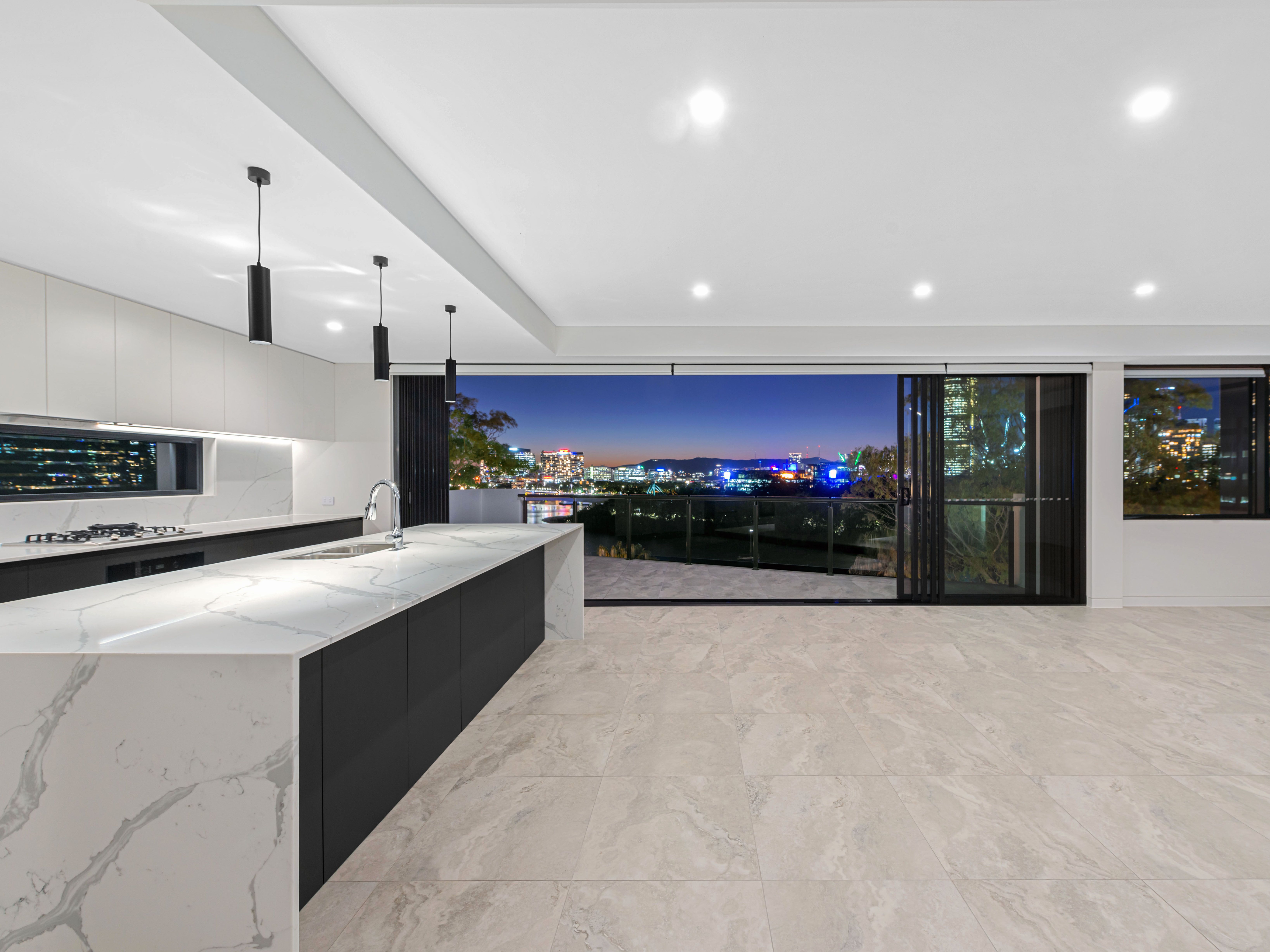 98 River Terrace, Kangaroo Point QLD 4169