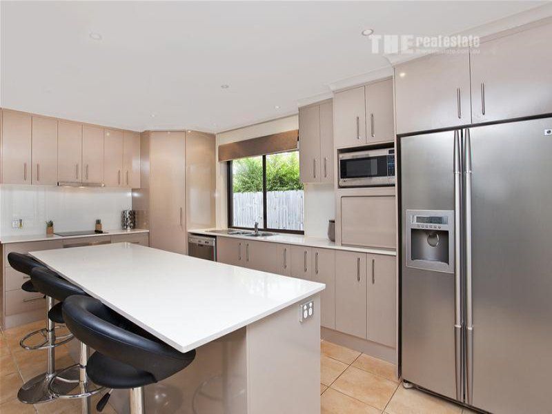4 Casetta Court, Varsity Lakes, QLD 4227