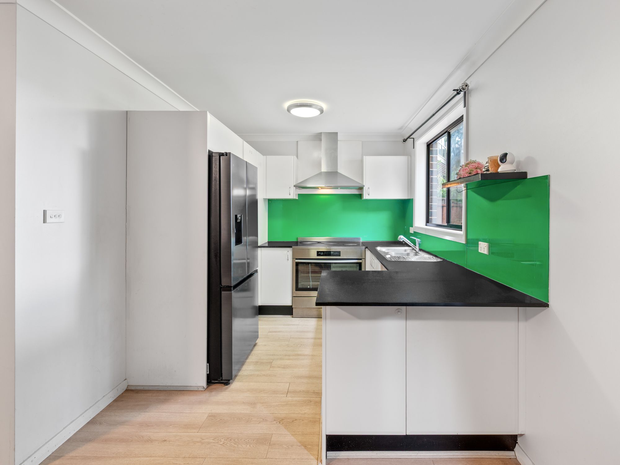 35 Canterbury Road, Glenfield, NSW 2167