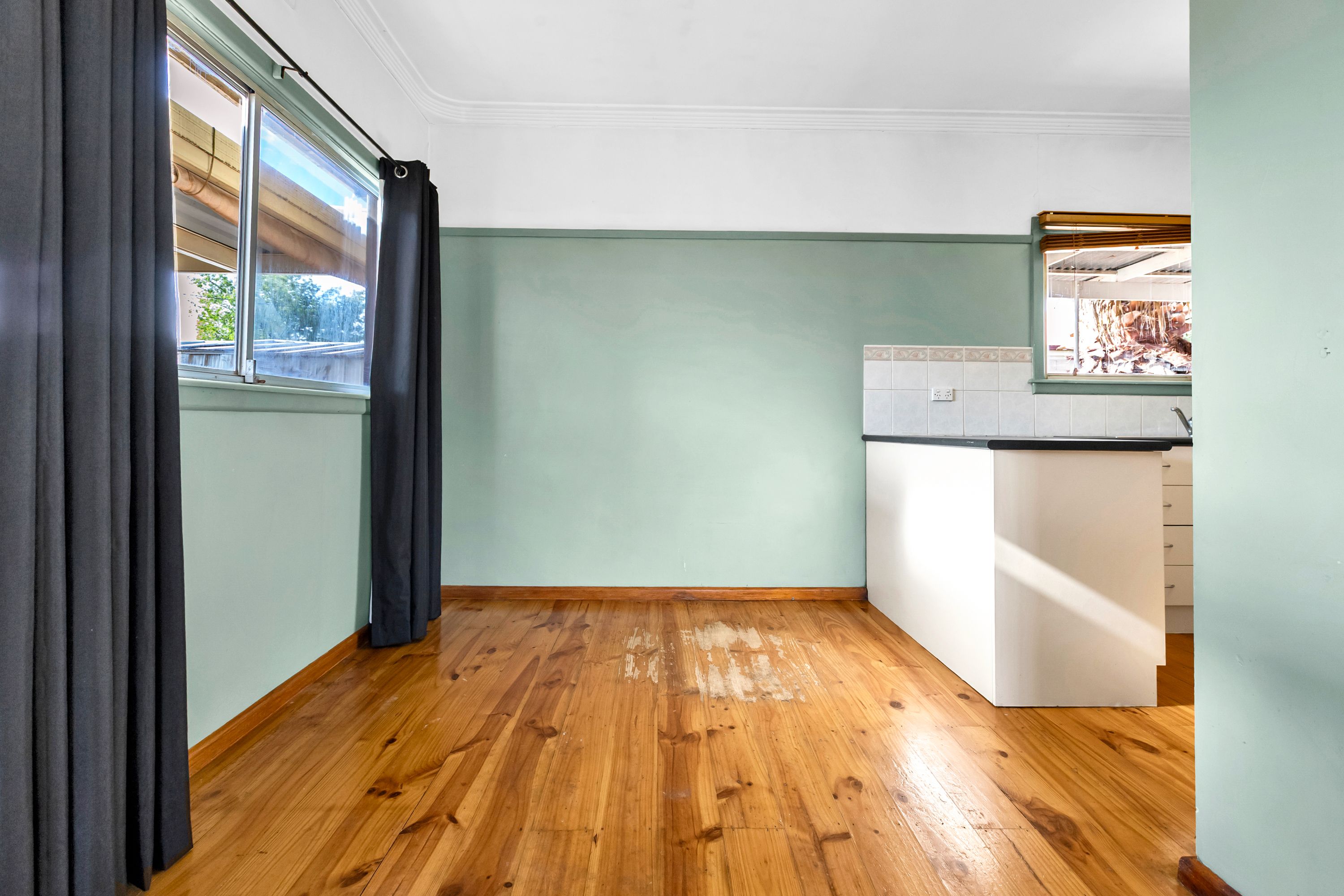 122 Burrows Street — photo 5 of 17