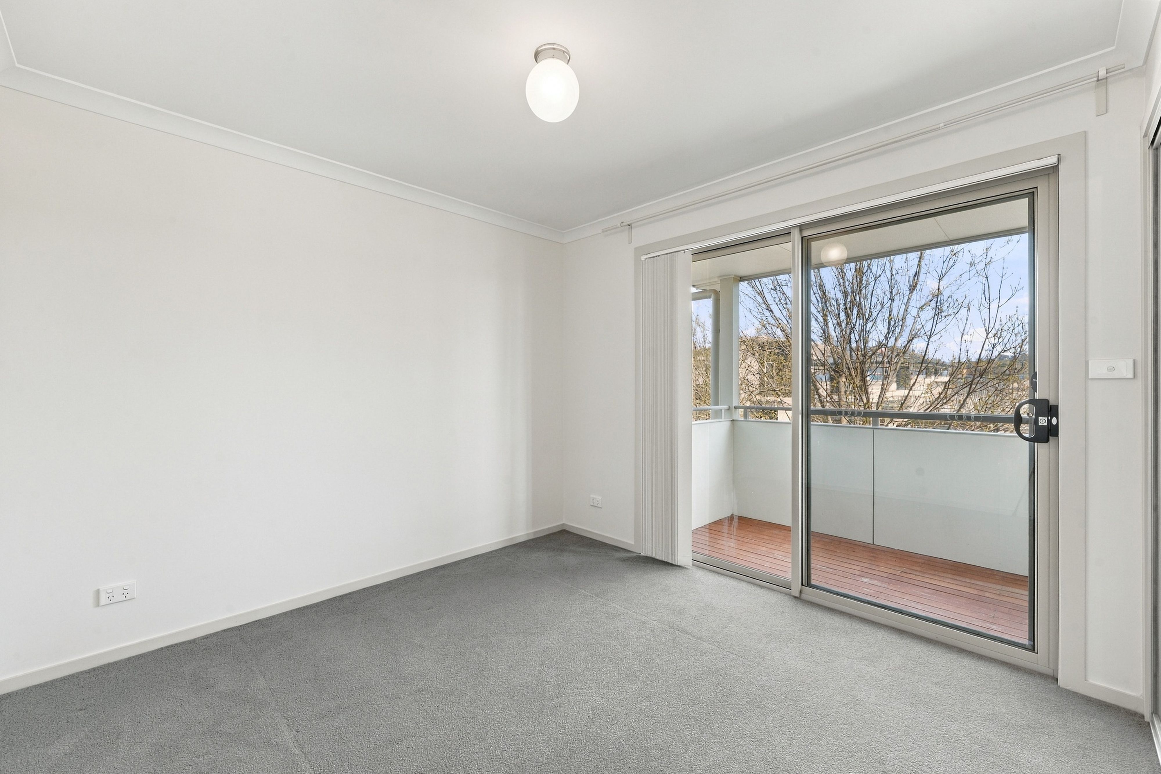 8 Plummer Street — photo 4 of 12