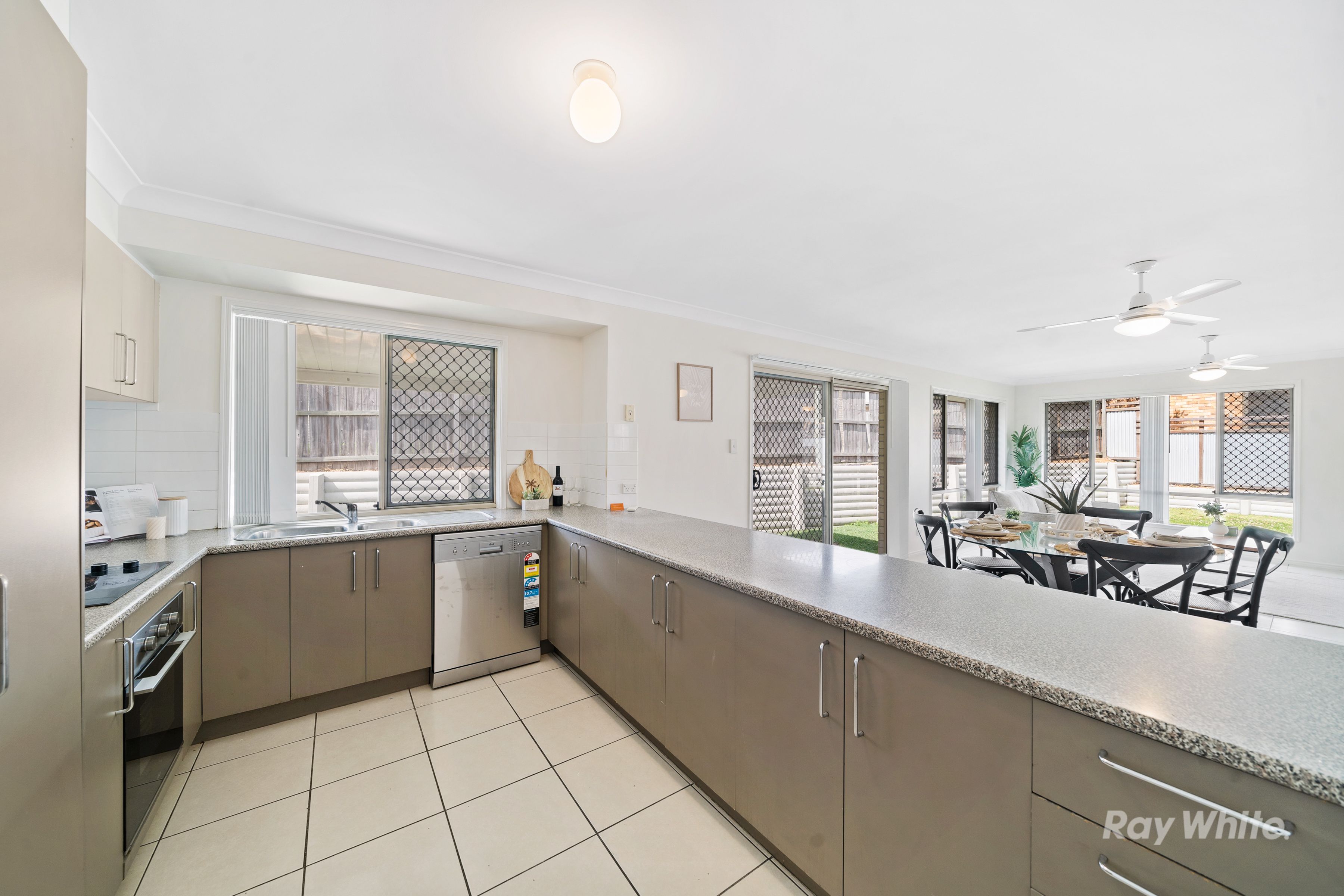 37 Griffen Place, Crestmead, QLD 4132