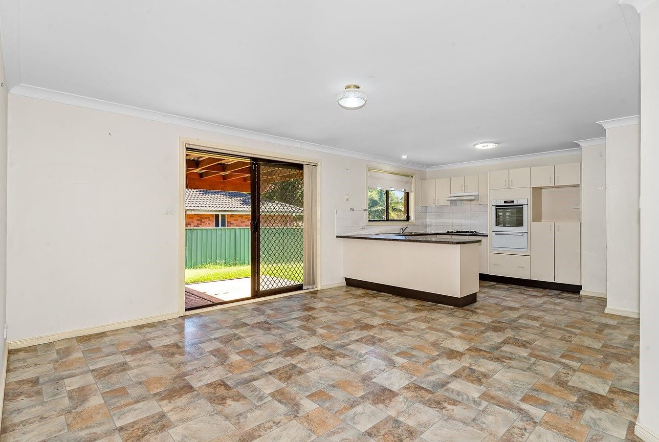 15 Regentville Road, Glenmore Park, NSW