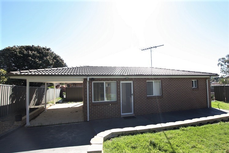 5A Hebrides Place, St Andrews, NSW 2566
