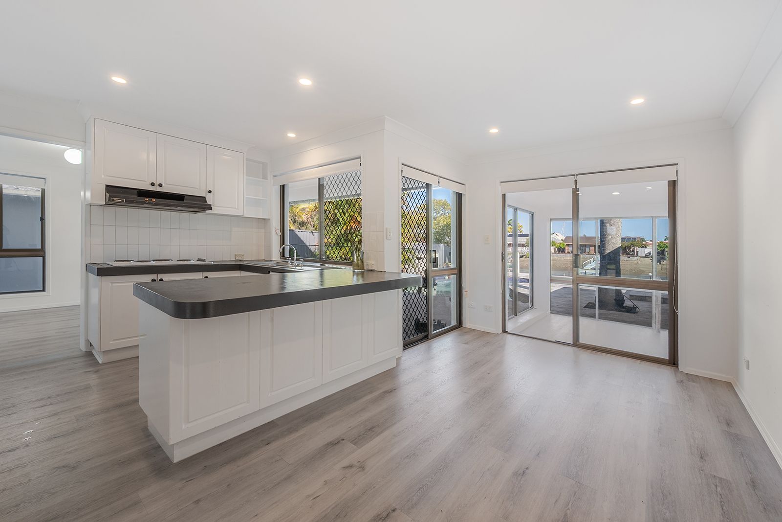 6 Southern Cross Drive — photo 7 of 15