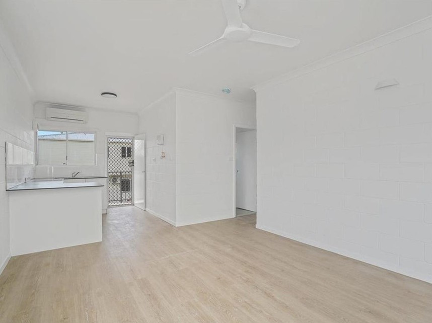 1/294 Draper Street, Parramatta Park, QLD 4870