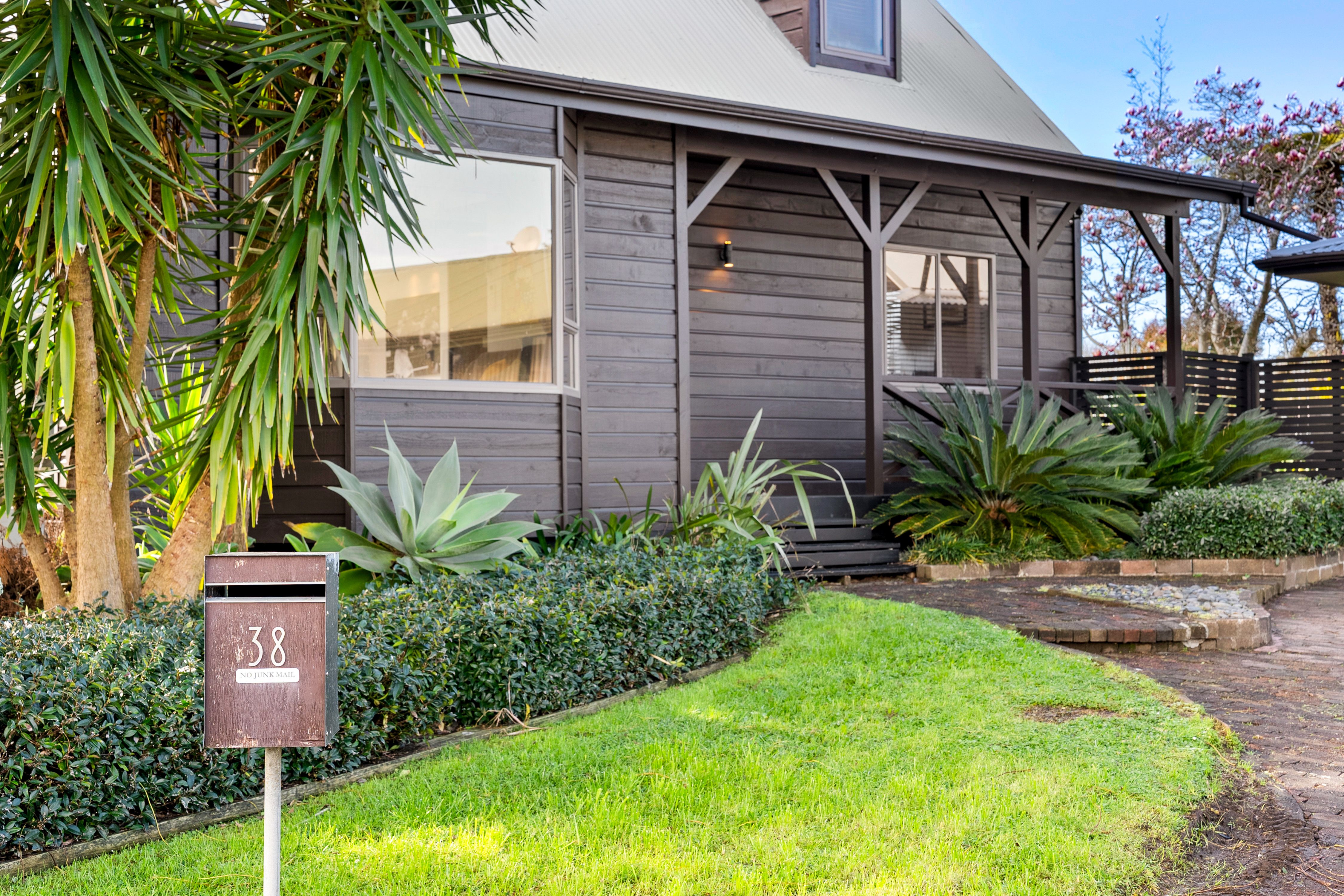 38 Pinehurst Place, Wattle Downs, Manukau City