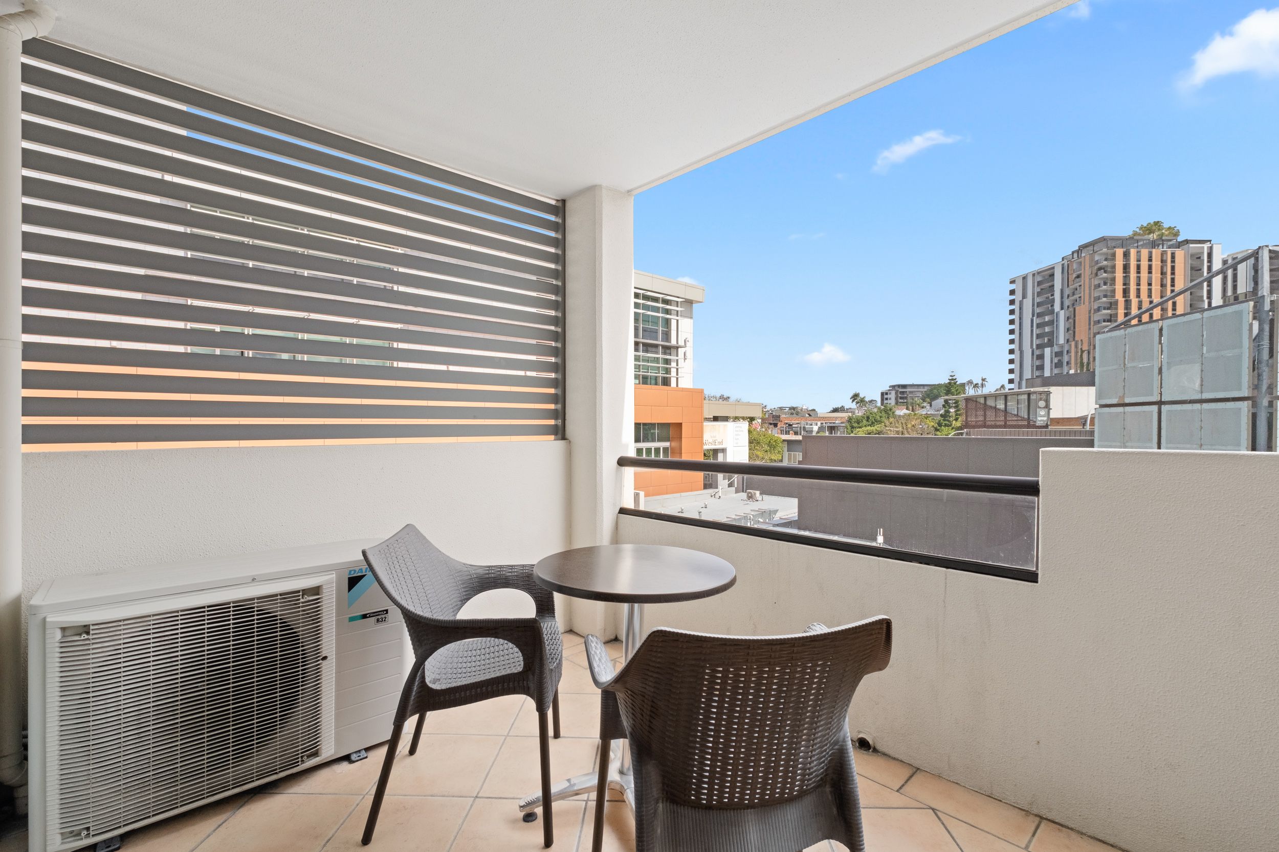 312 & 313/5 Edmondstone Street — photo 13 of 14
