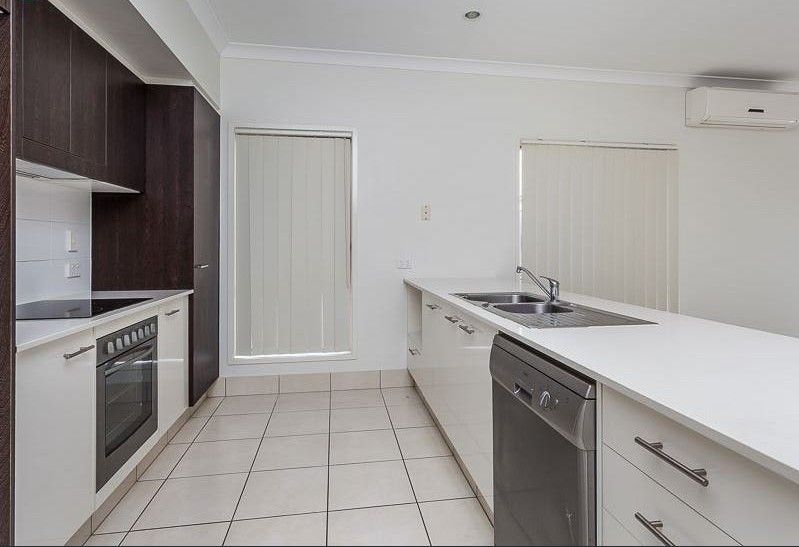 16 Dunes Crescent, North Lakes, QLD 4509