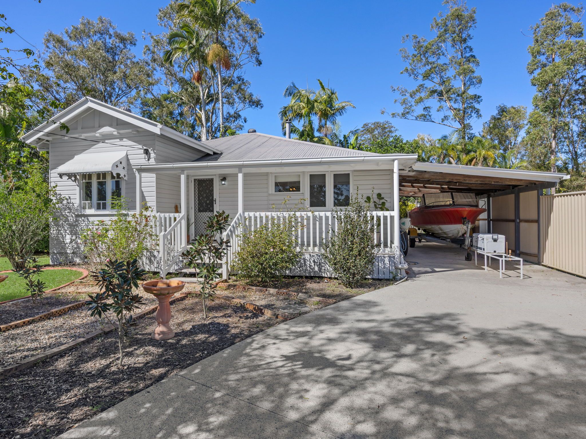 8 Dyer Street , Landsborough QLD 4550