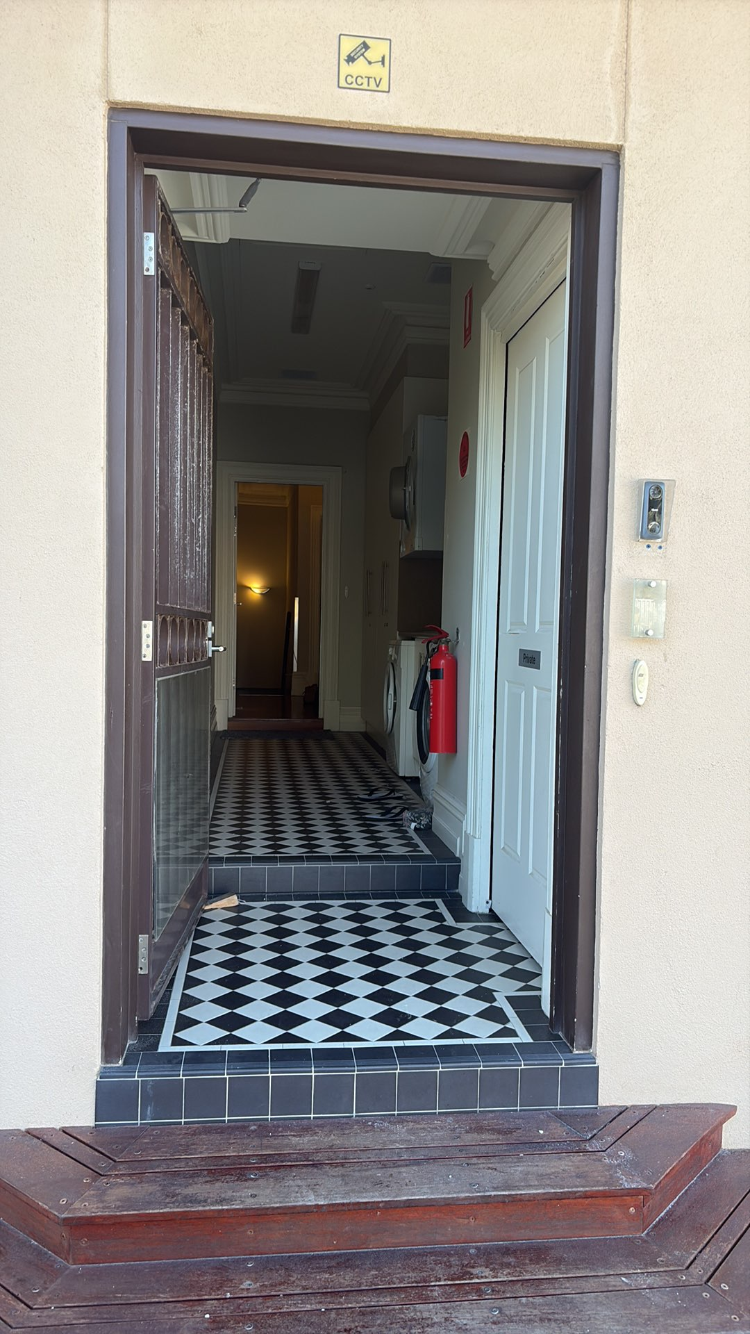 3/12 Newman Street — photo 4 of 6