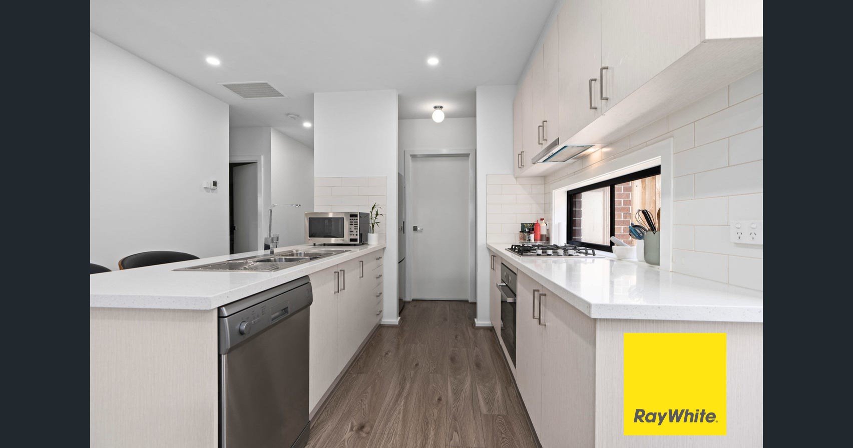 72 Murray Road, THORNHILL PARK, VIC 3335