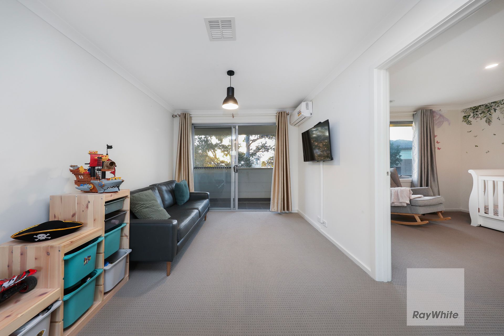 11 Parkfield Walk — photo 10 of 30