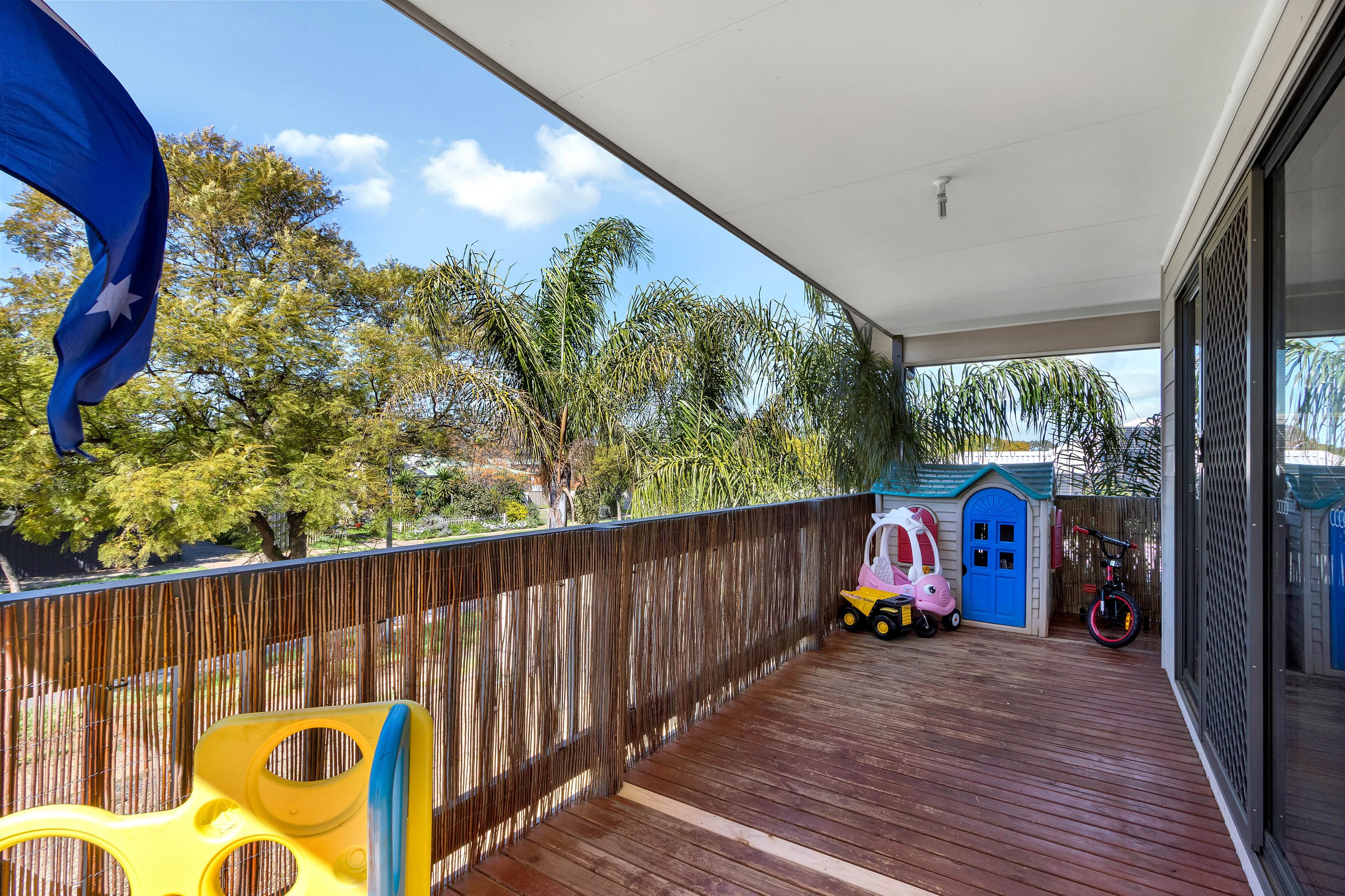 33 Broadmeadows Road — photo 17 of 24