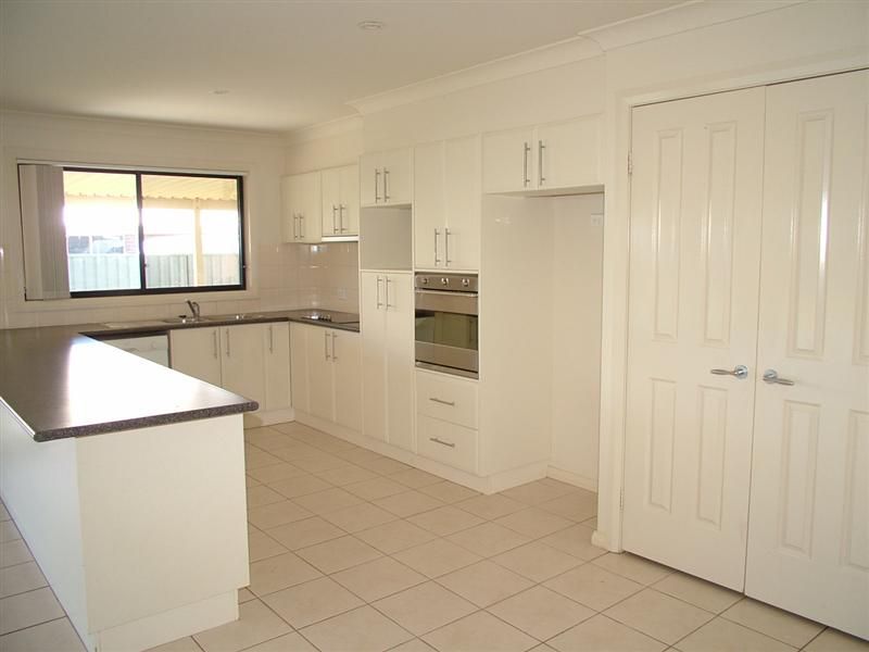 3 Hawkesbury Place, Dubbo, NSW 2830