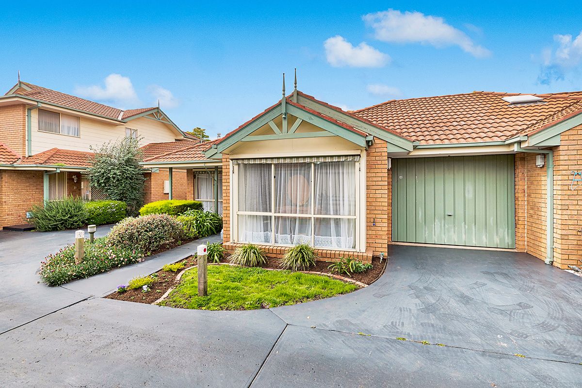 15-17 Lyall Street, Cranbourne VIC 3977