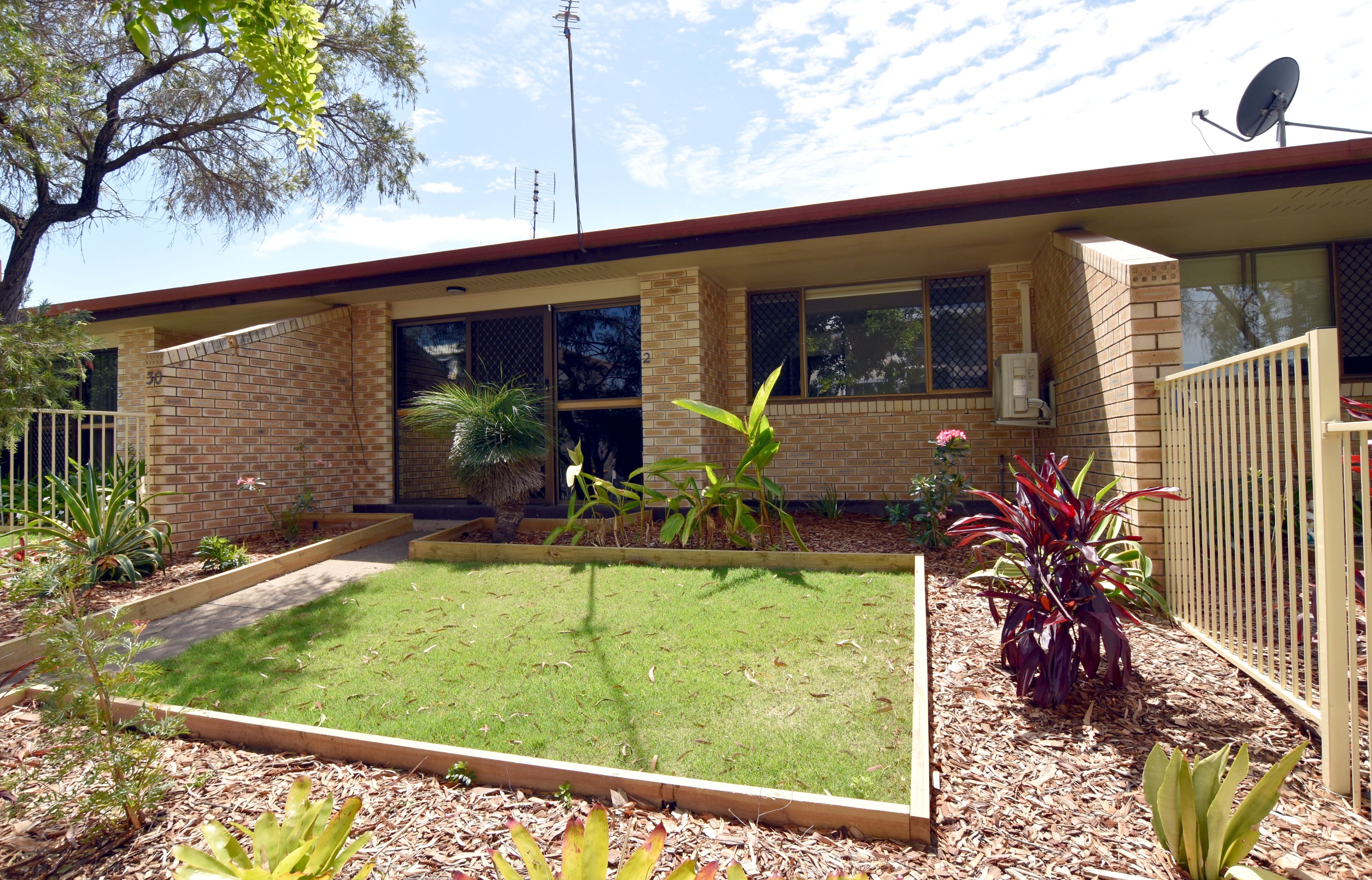 2/30 Barney Street, Barney Point, QLD 4680