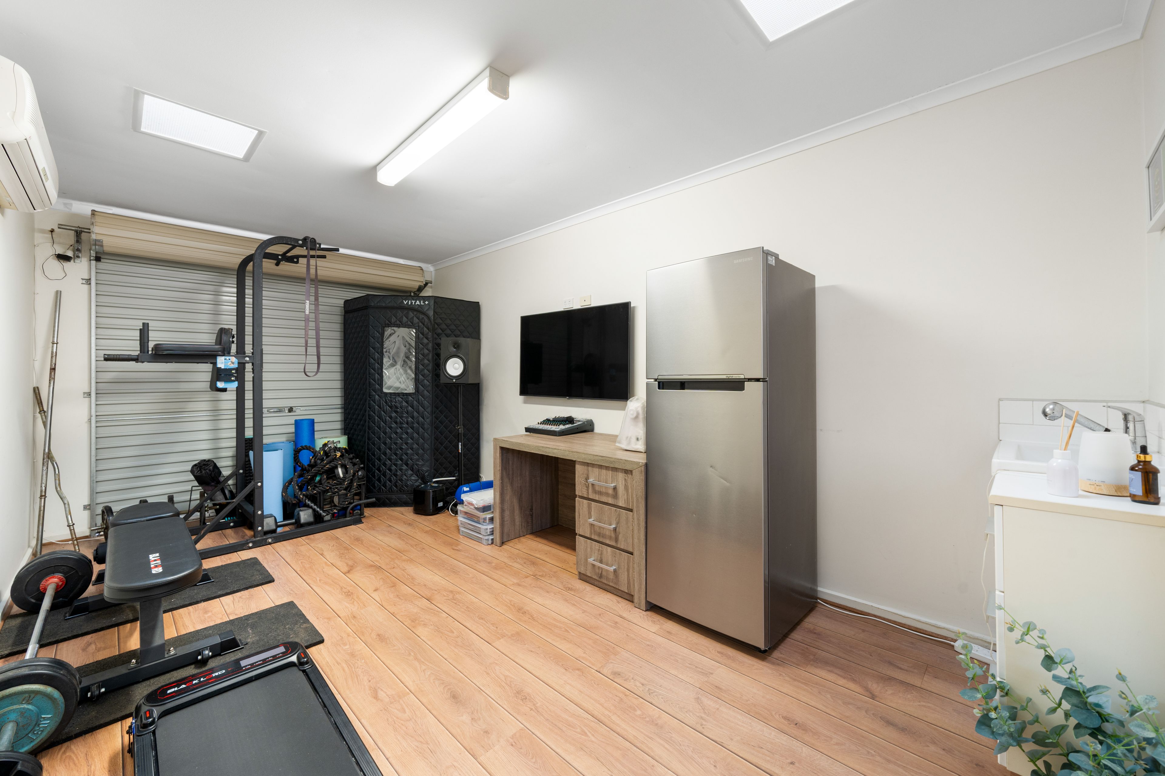 28 Hubbard Street — photo 14 of 18
