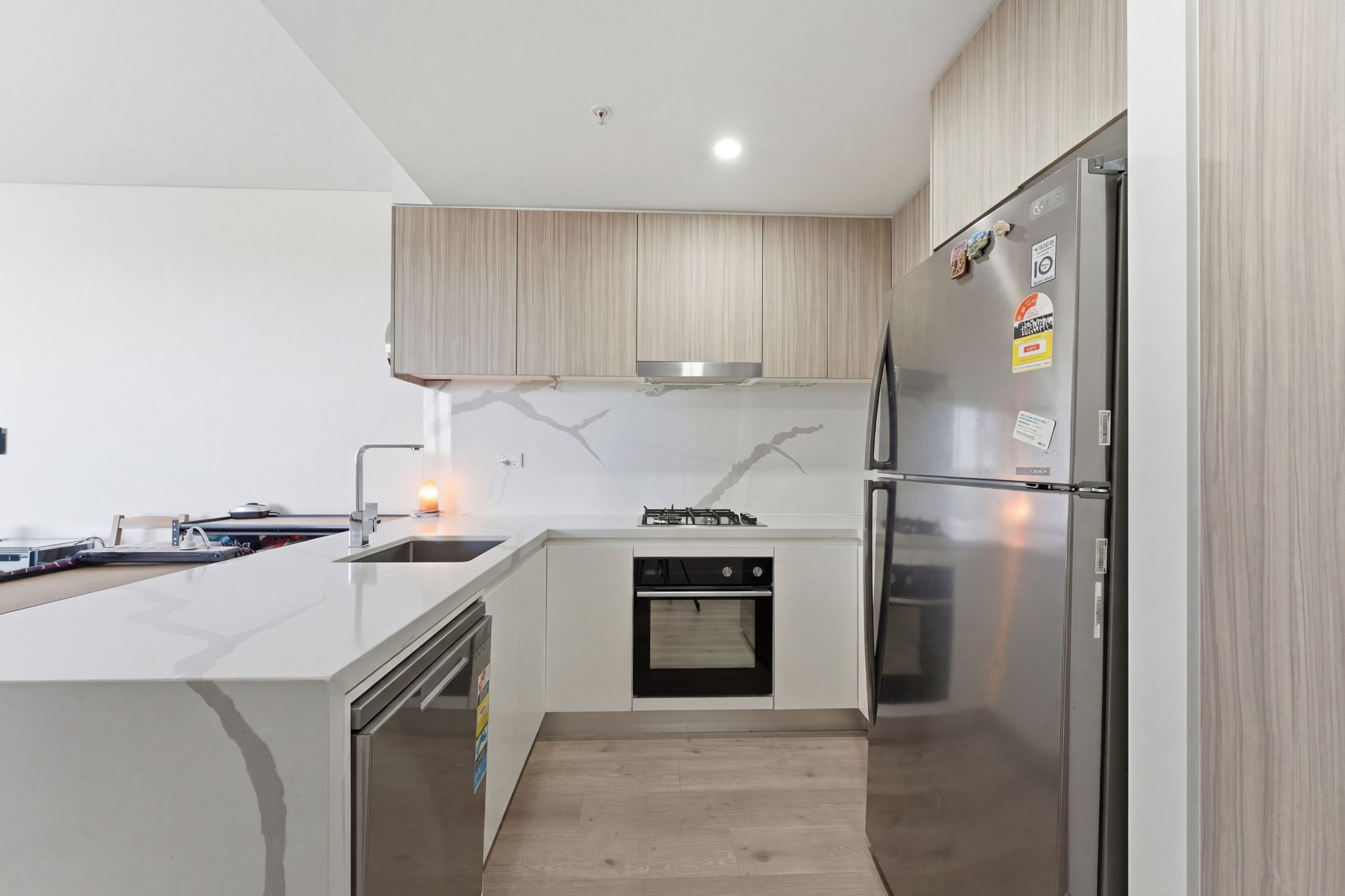 506/8A Allawah Street — photo 4 of 10