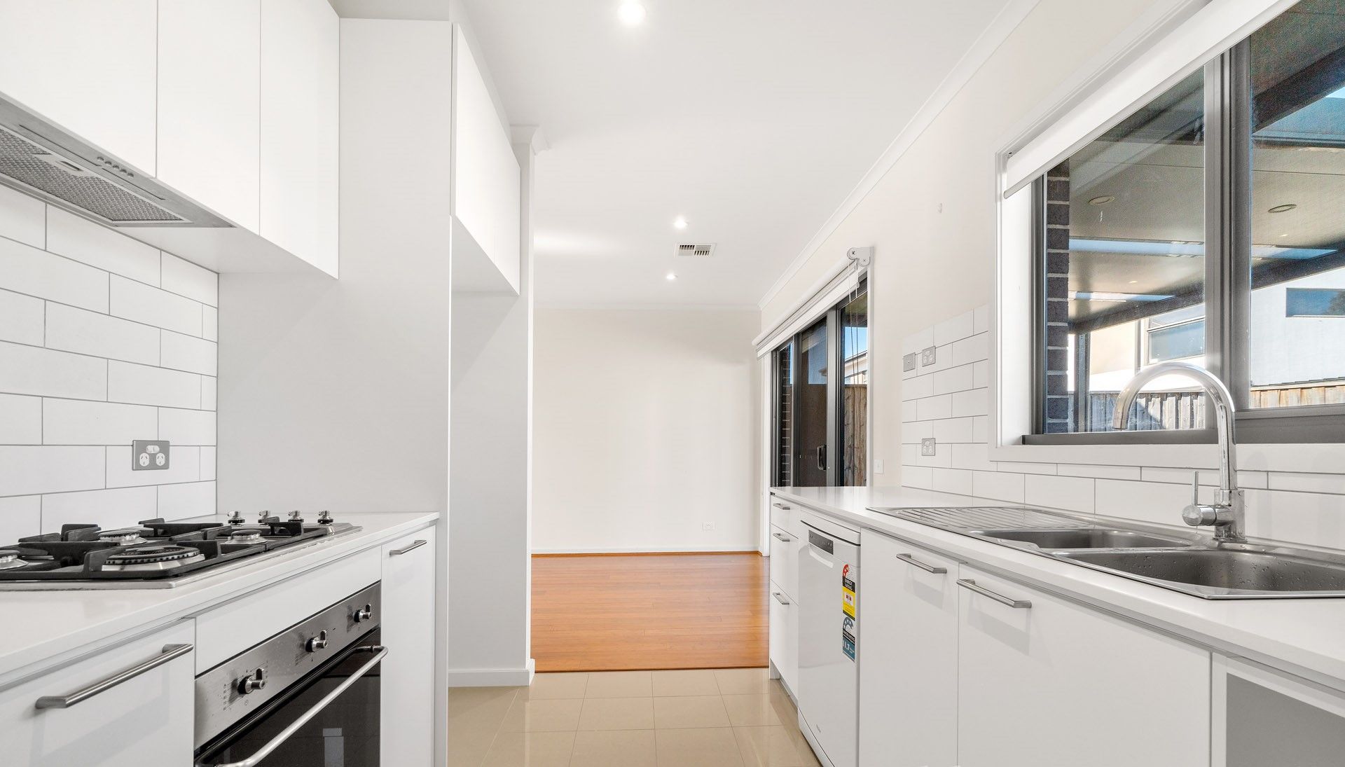 34 Beachwood Drive, Wantirna South, VIC 3152