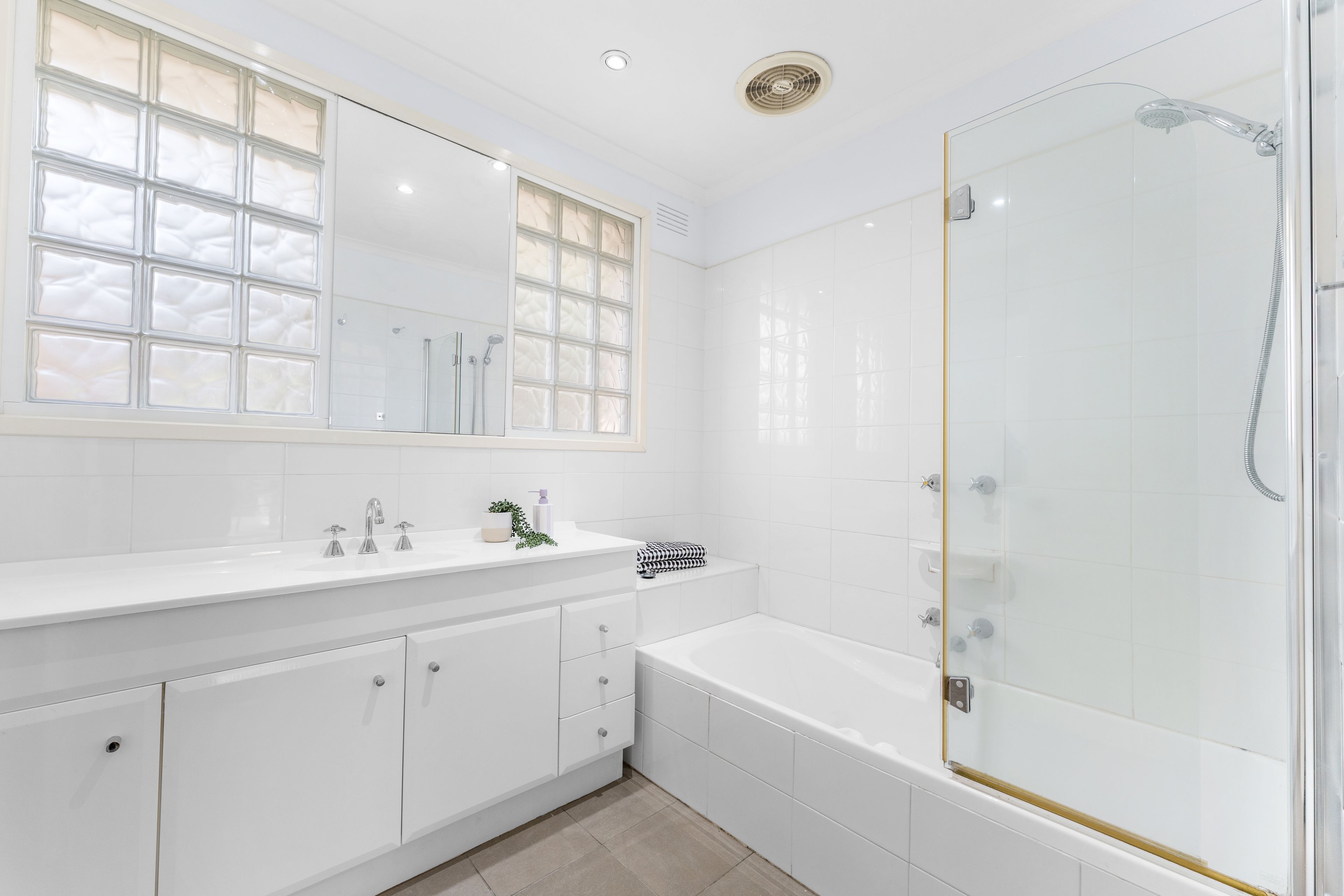 13 Regal Court — photo 16 of 22