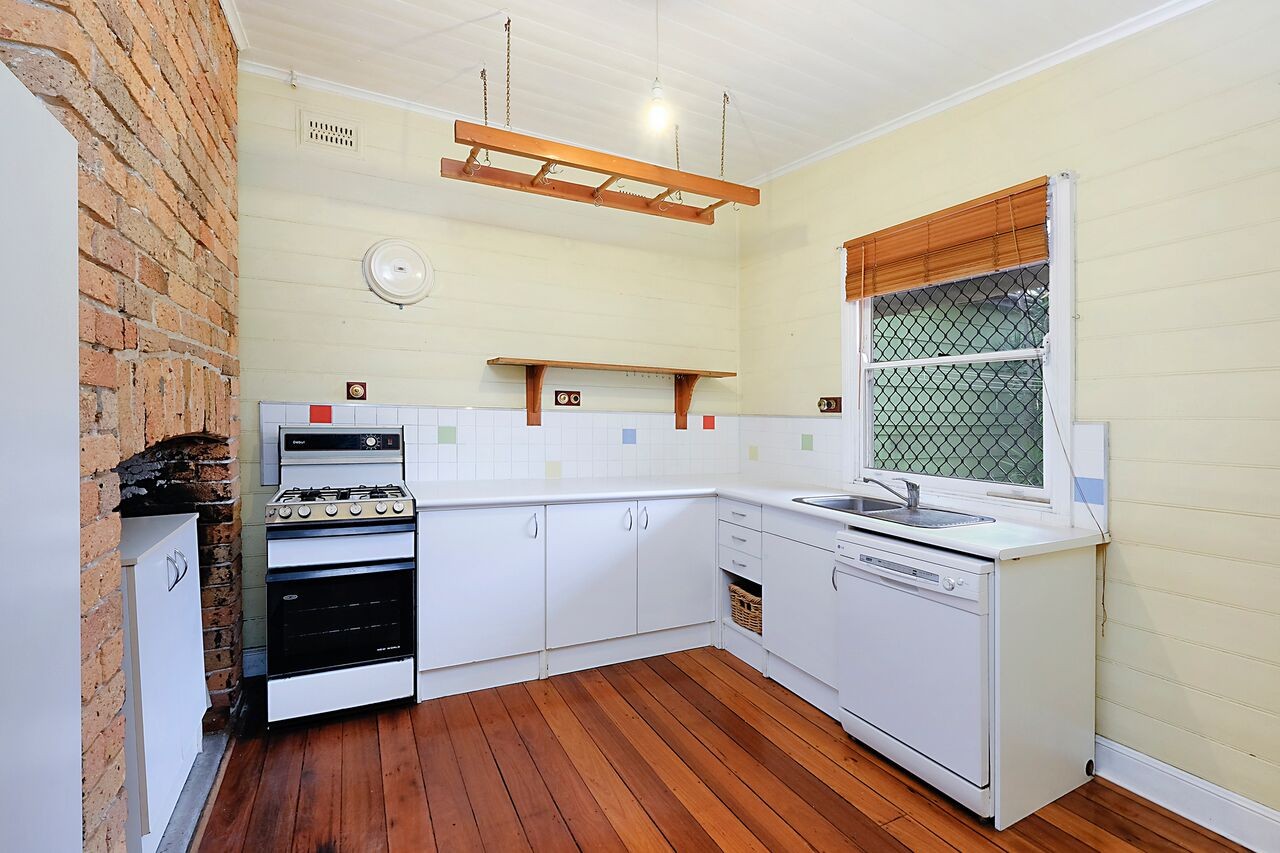 10 Cameron Street, Hamilton, NSW 2303