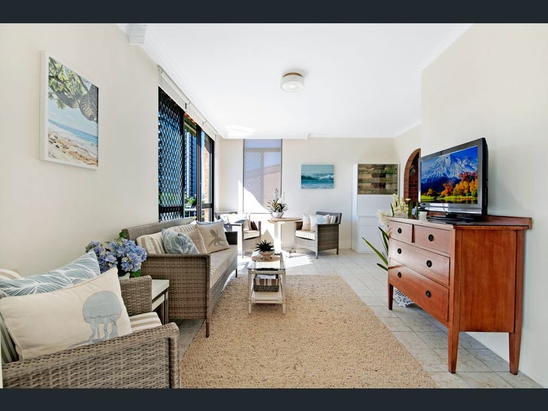 2/20 Britannia Avenue, Broadbeach, QLD 4218