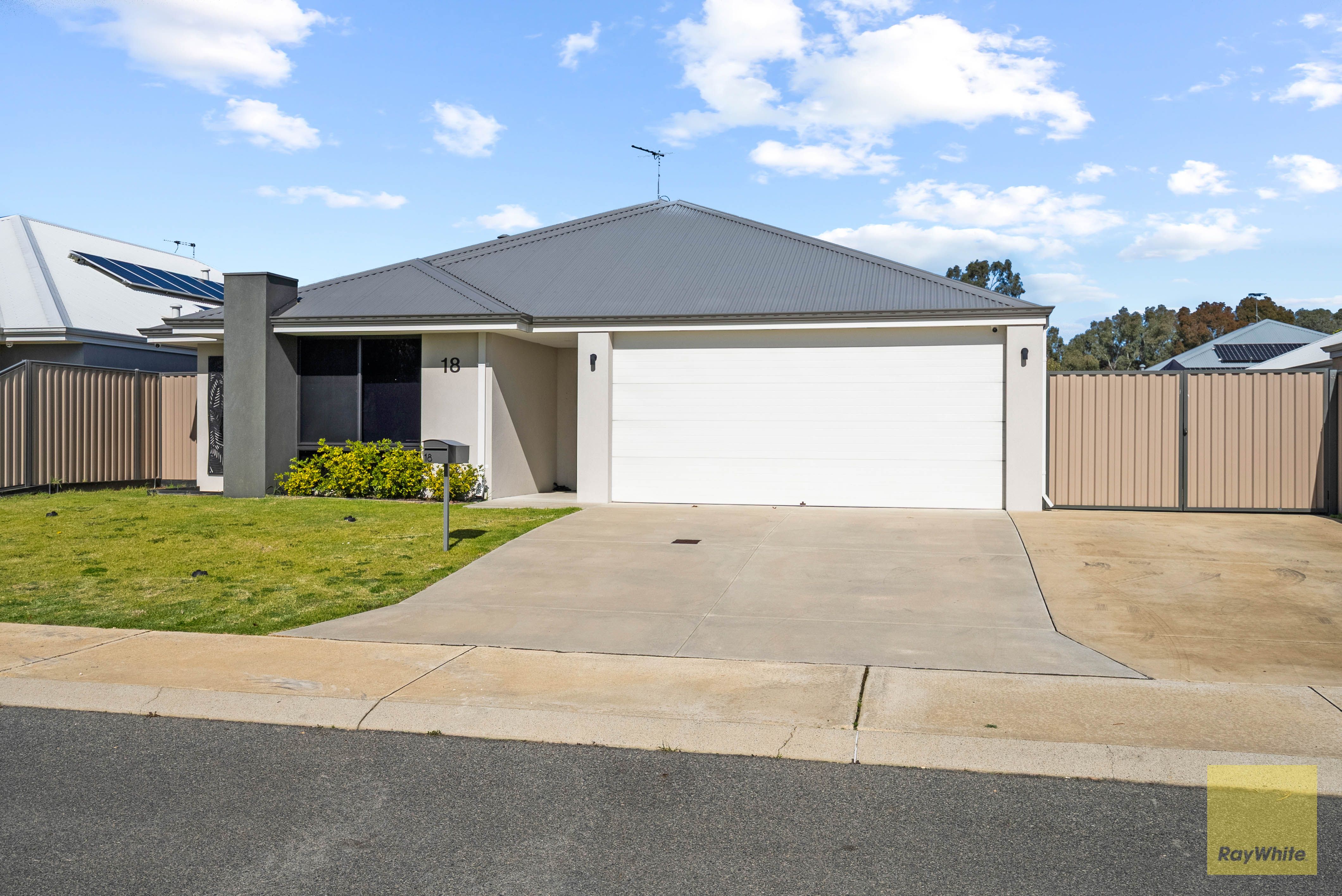 18 Grapple Road — photo 3 of 28
