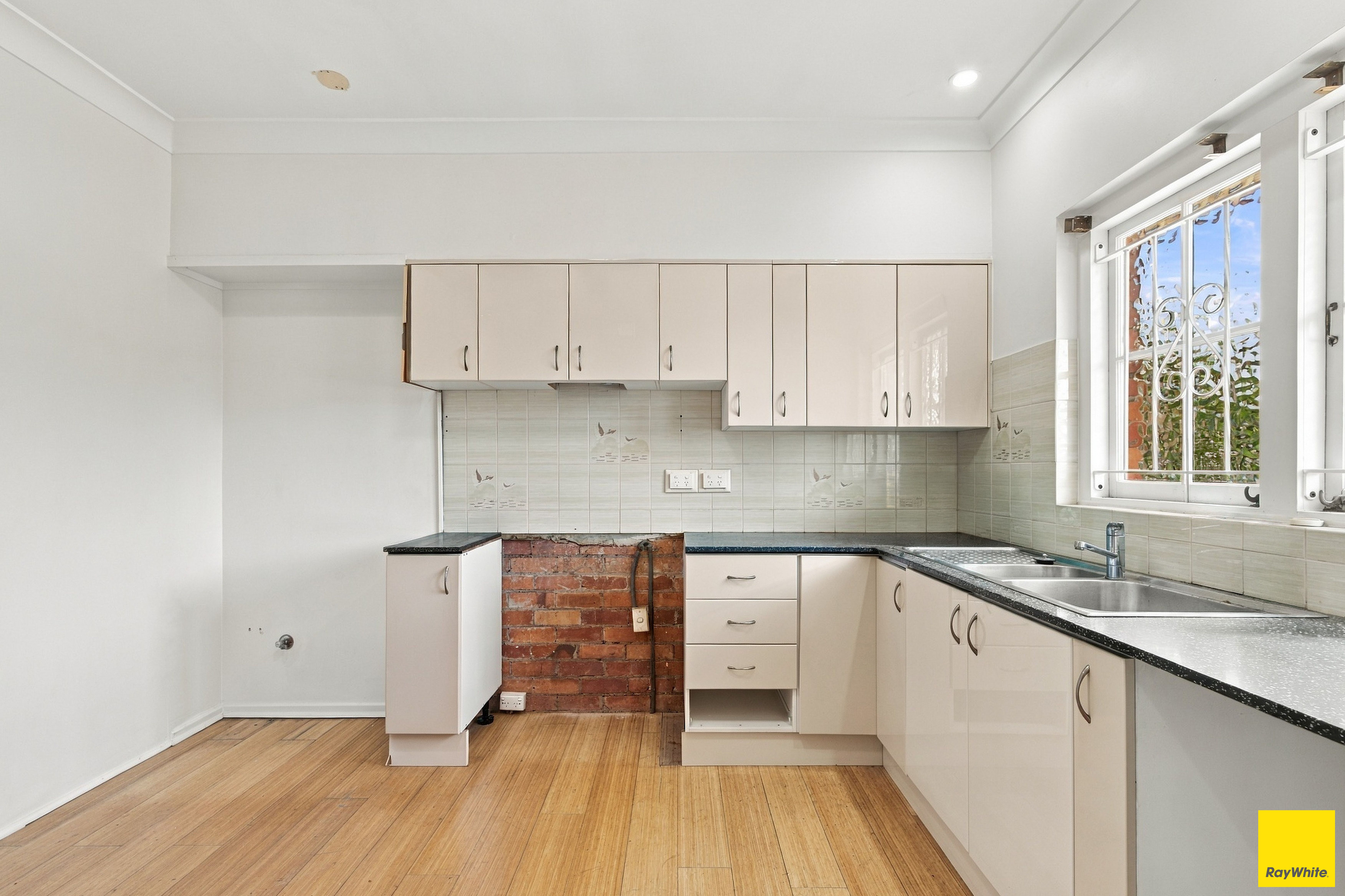 100 Abbott Street — photo 9 of 22
