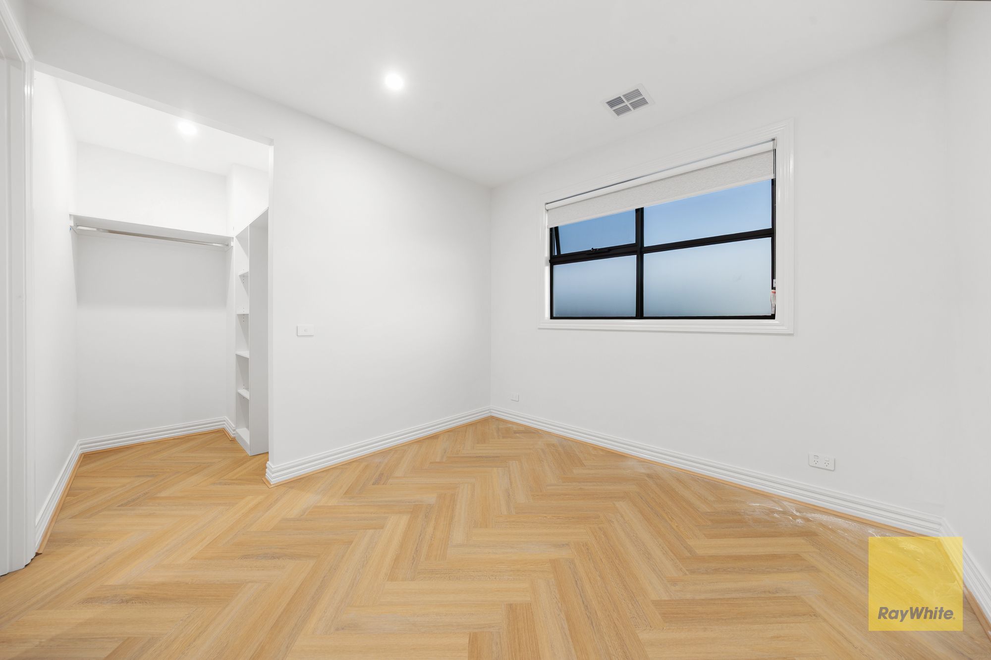 5 Lowland Crescent — photo 25 of 30