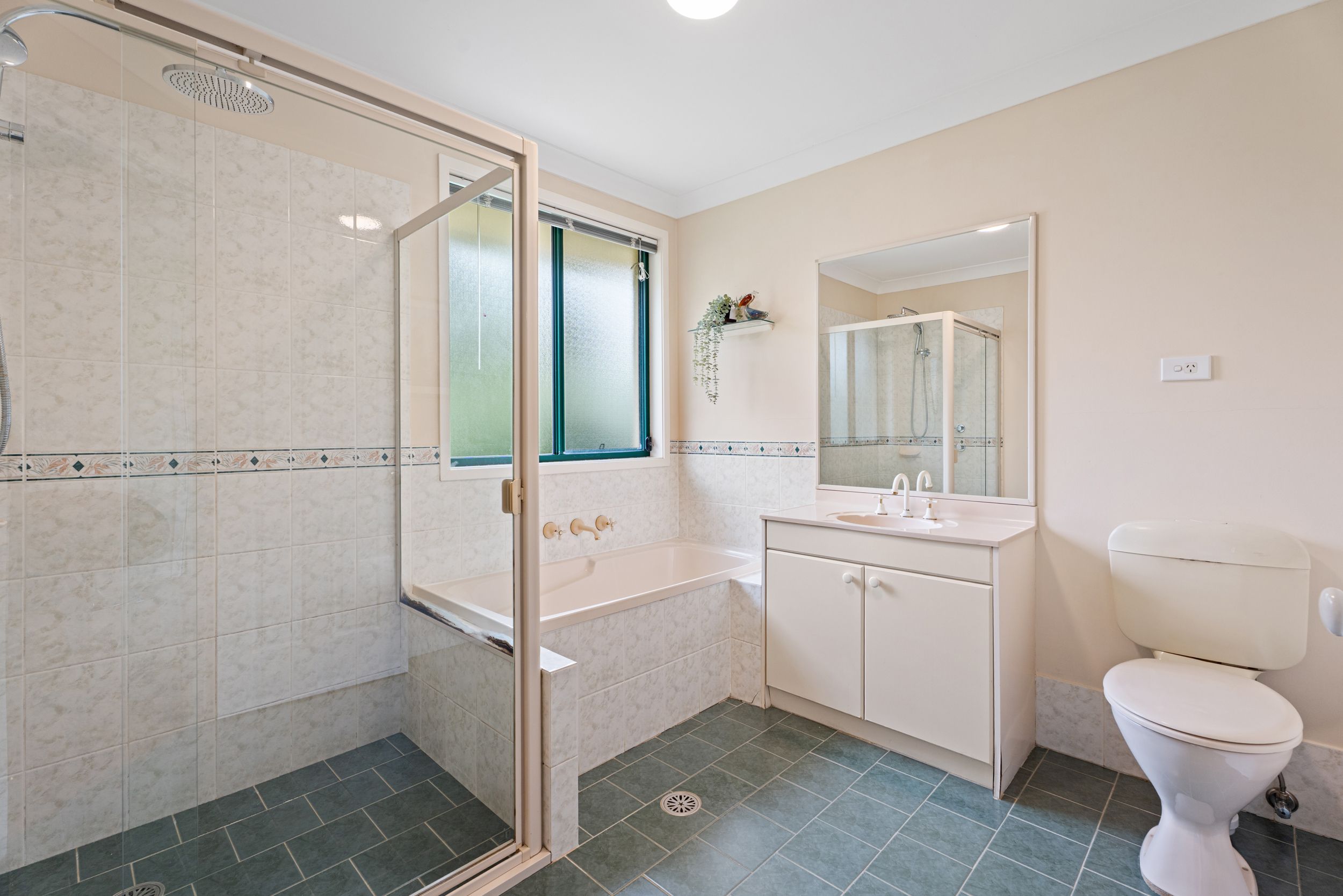 24 Wolara Avenue, Glenmore Park, NSW