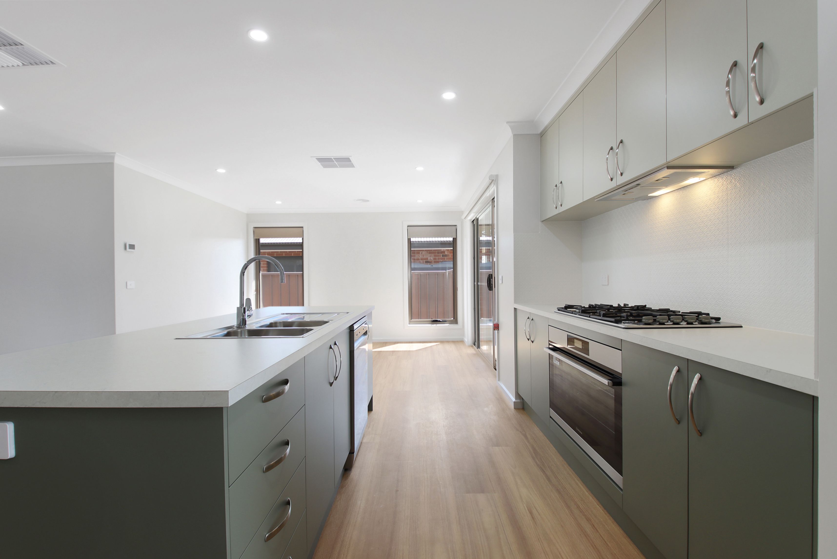 46 Canterbury Road — photo 2 of 9
