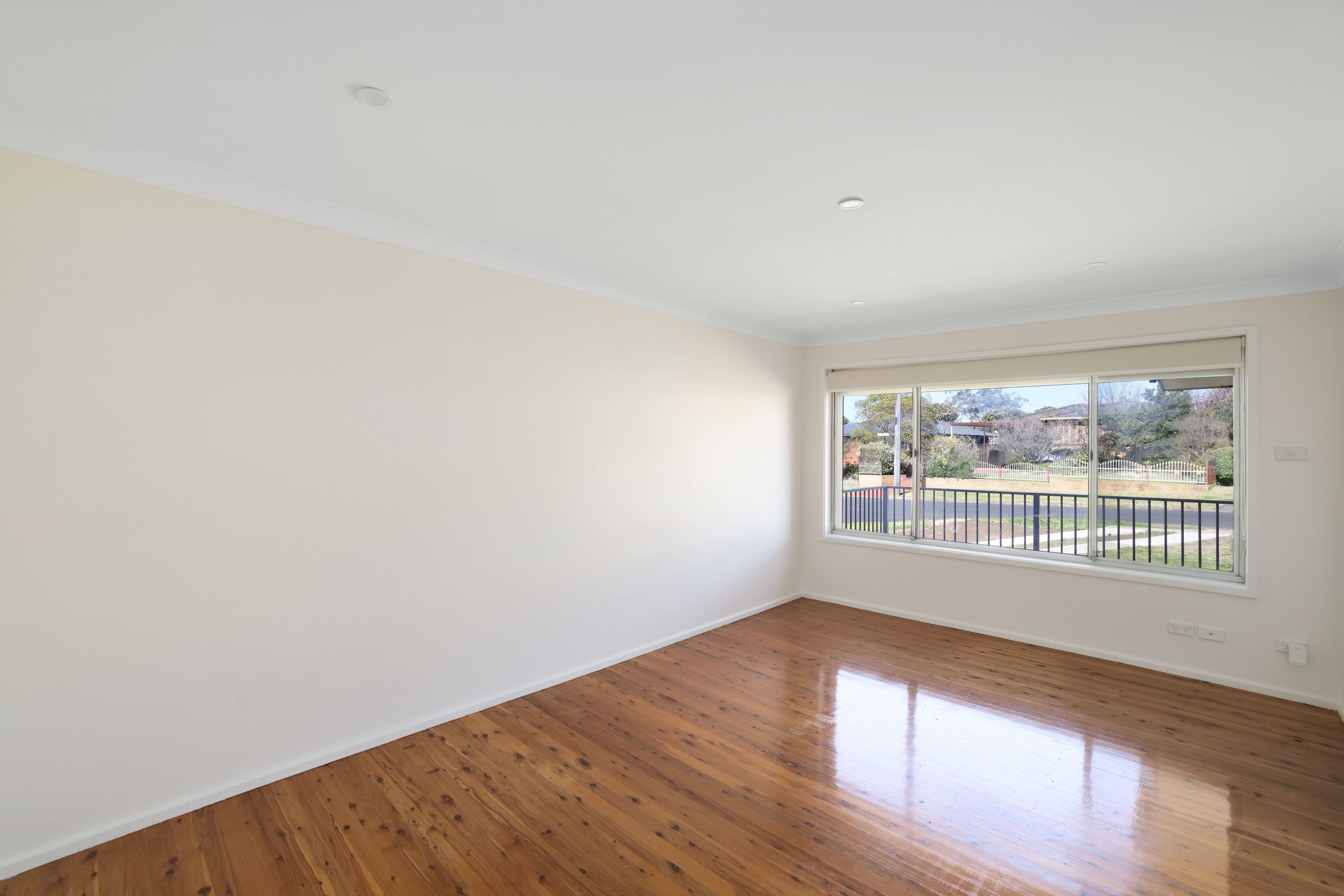 16 Richmond Crescent — photo 4 of 6