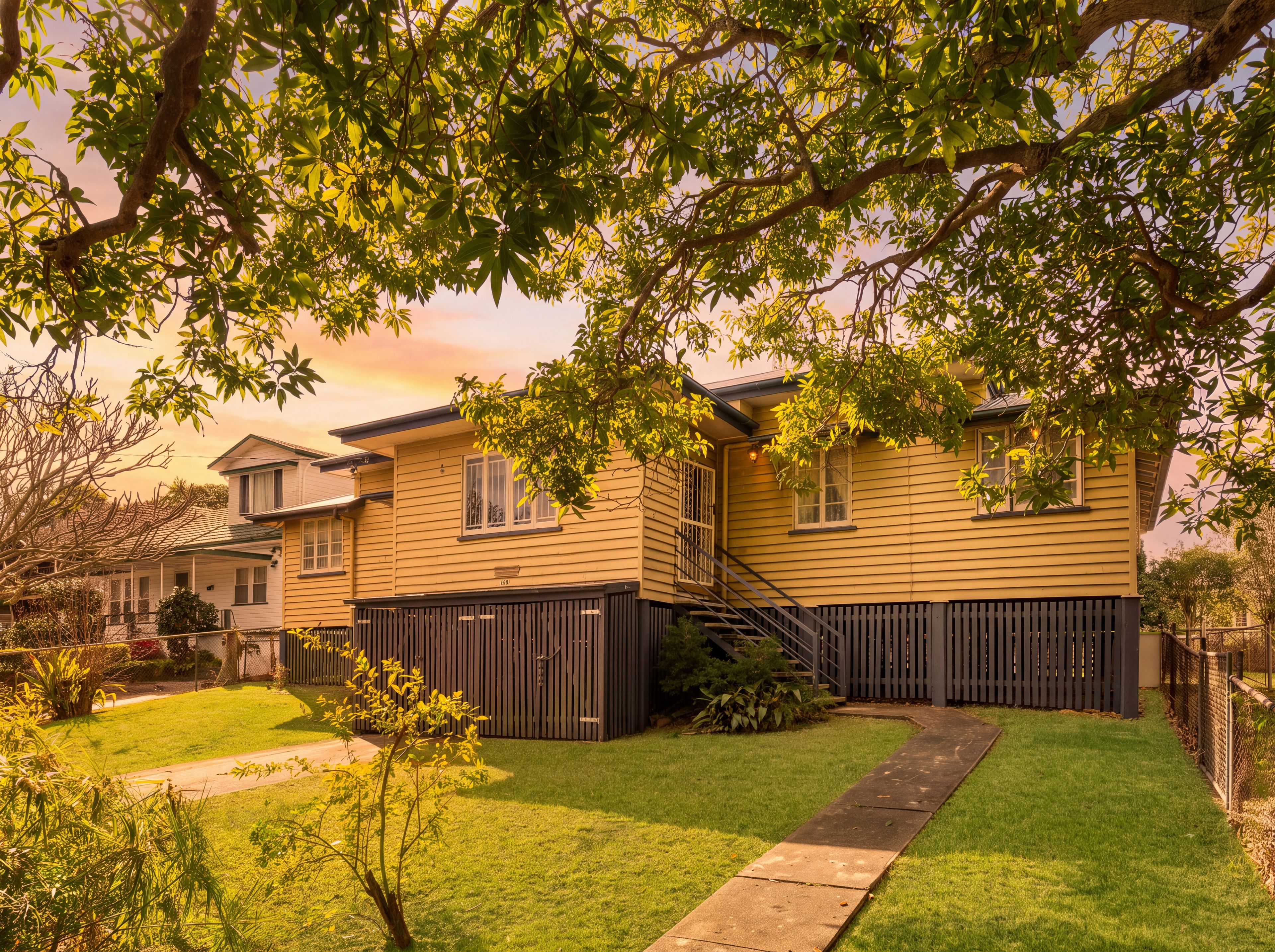 689 Samford Road — photo from Ray White Mitchelton