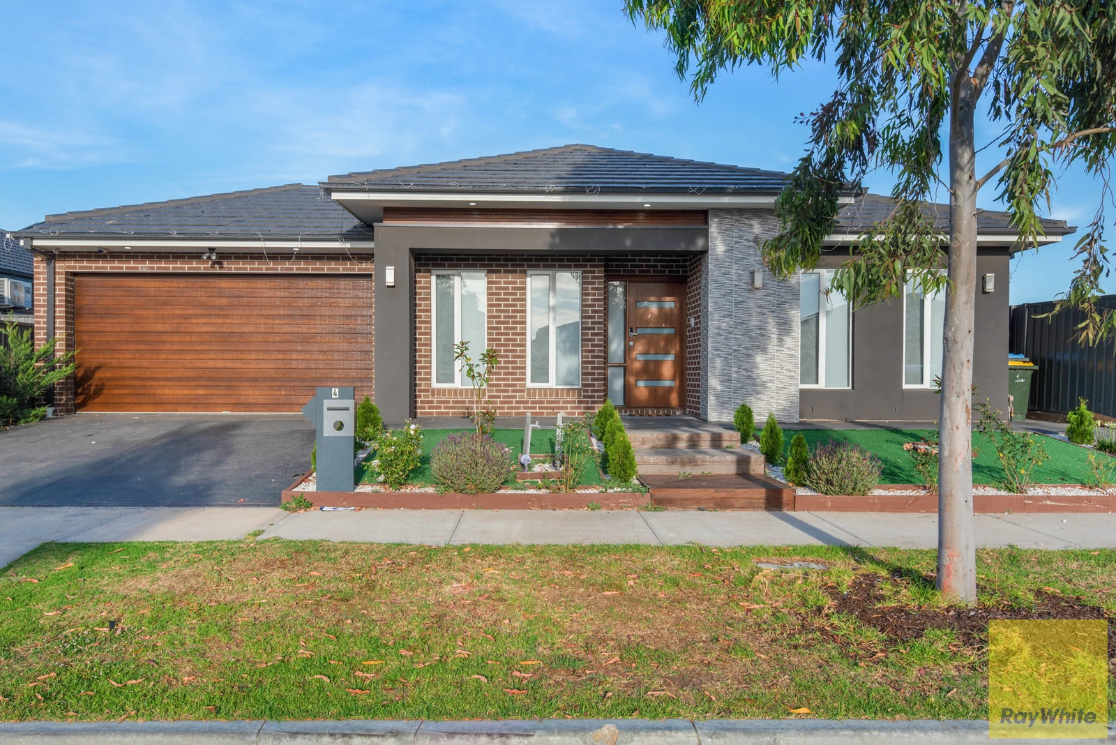 4 Luster Crescent, Tarneit, VIC 3029